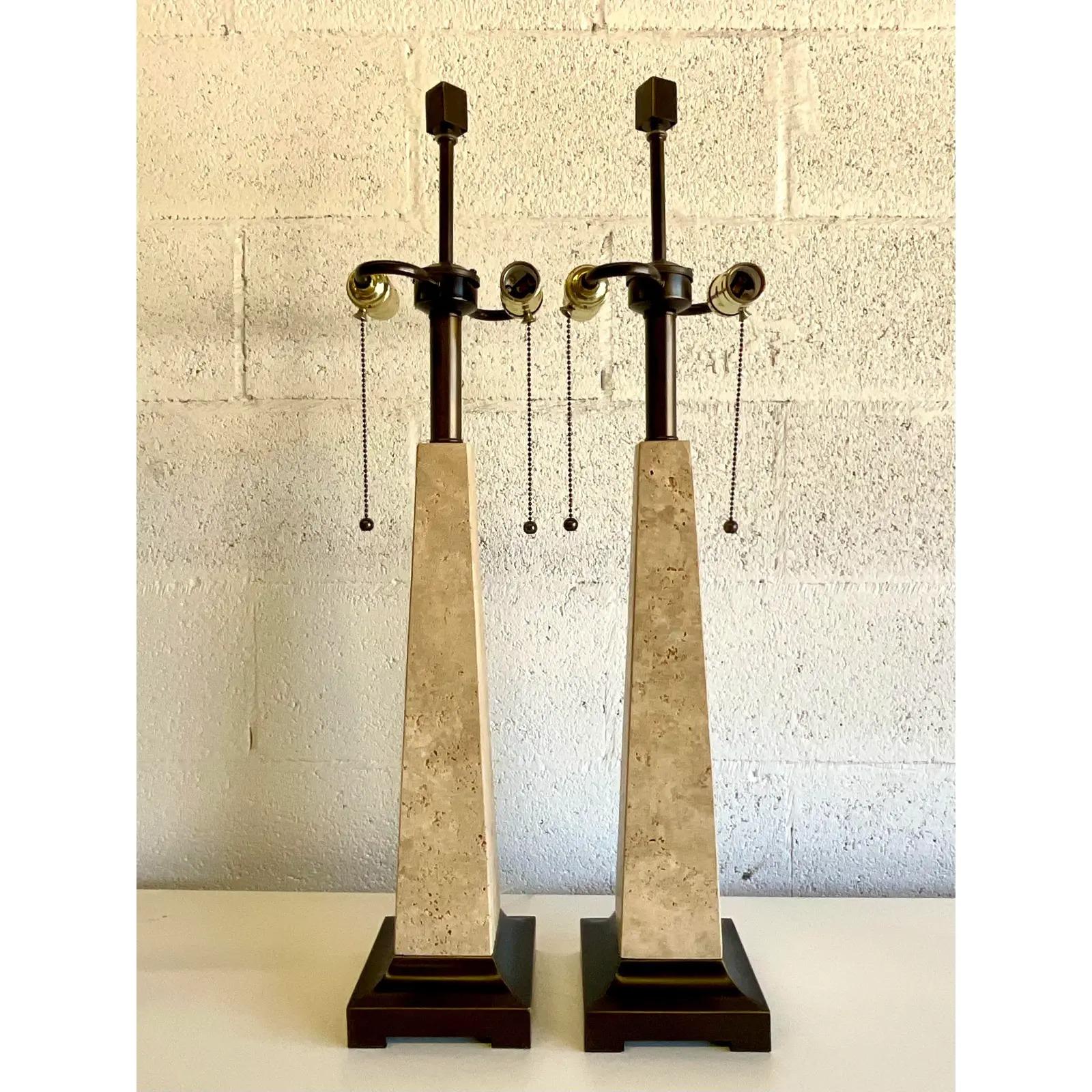 Nord-américain Paire de lampes de table vintage en pierre de Coquina en vente