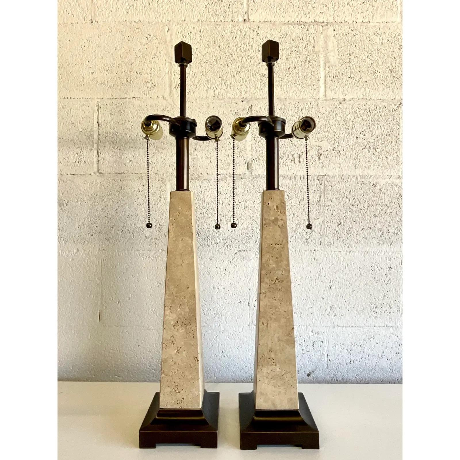 Paire de lampes de table vintage en pierre de Coquina Bon état - En vente à West Palm Beach, FL