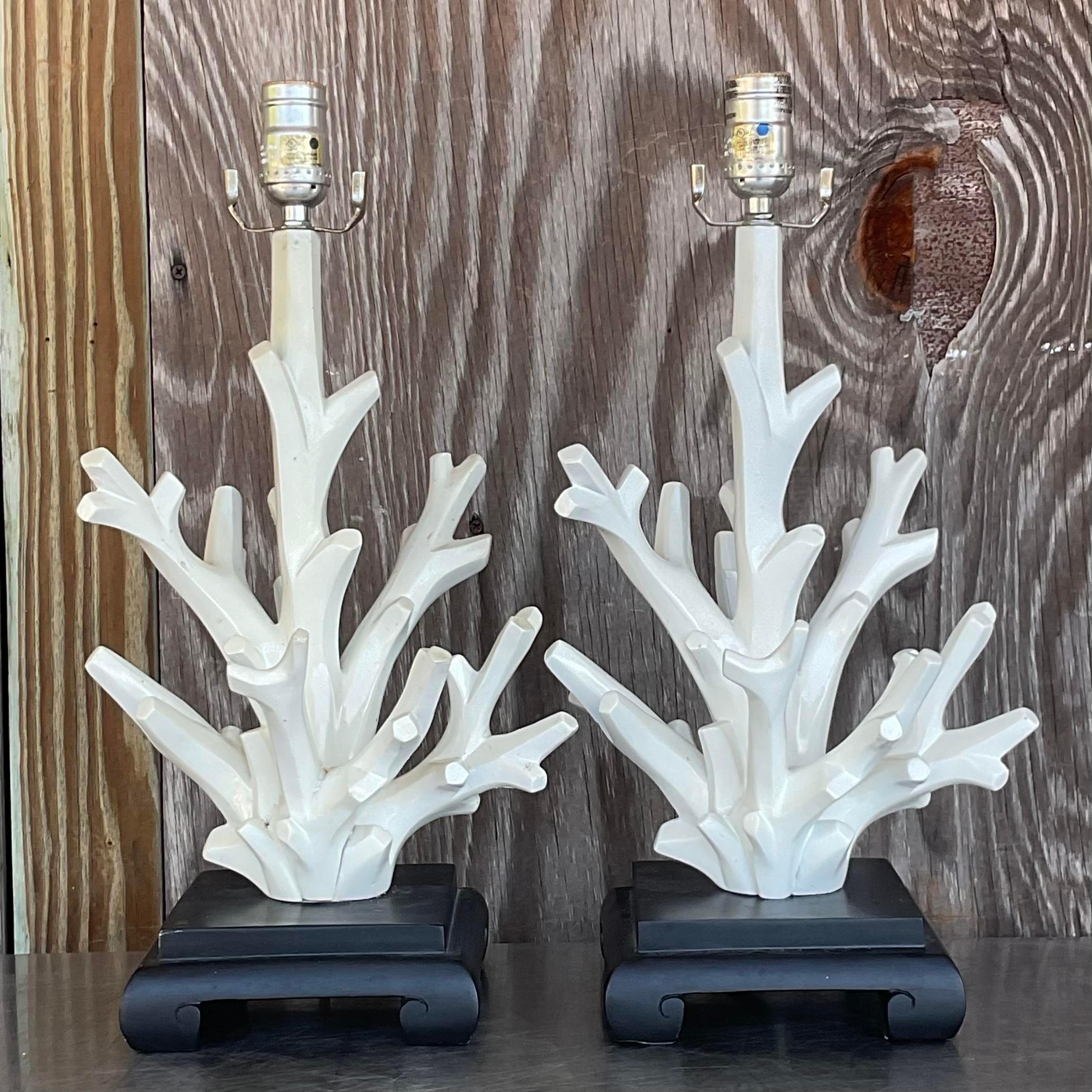 20ième siècle Paire de lampes vintage en bois et branches de corail pour la côte en vente