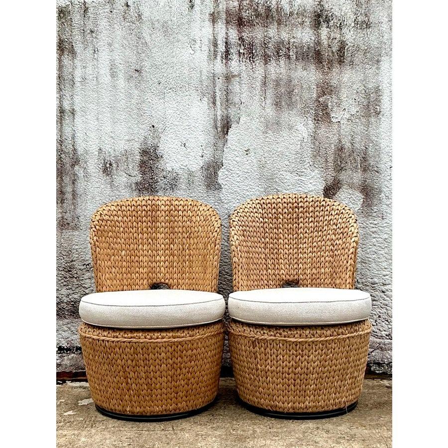 Filippino Sedie girevoli in rattan intrecciate su misura Vintage By - Set di 2 in vendita
