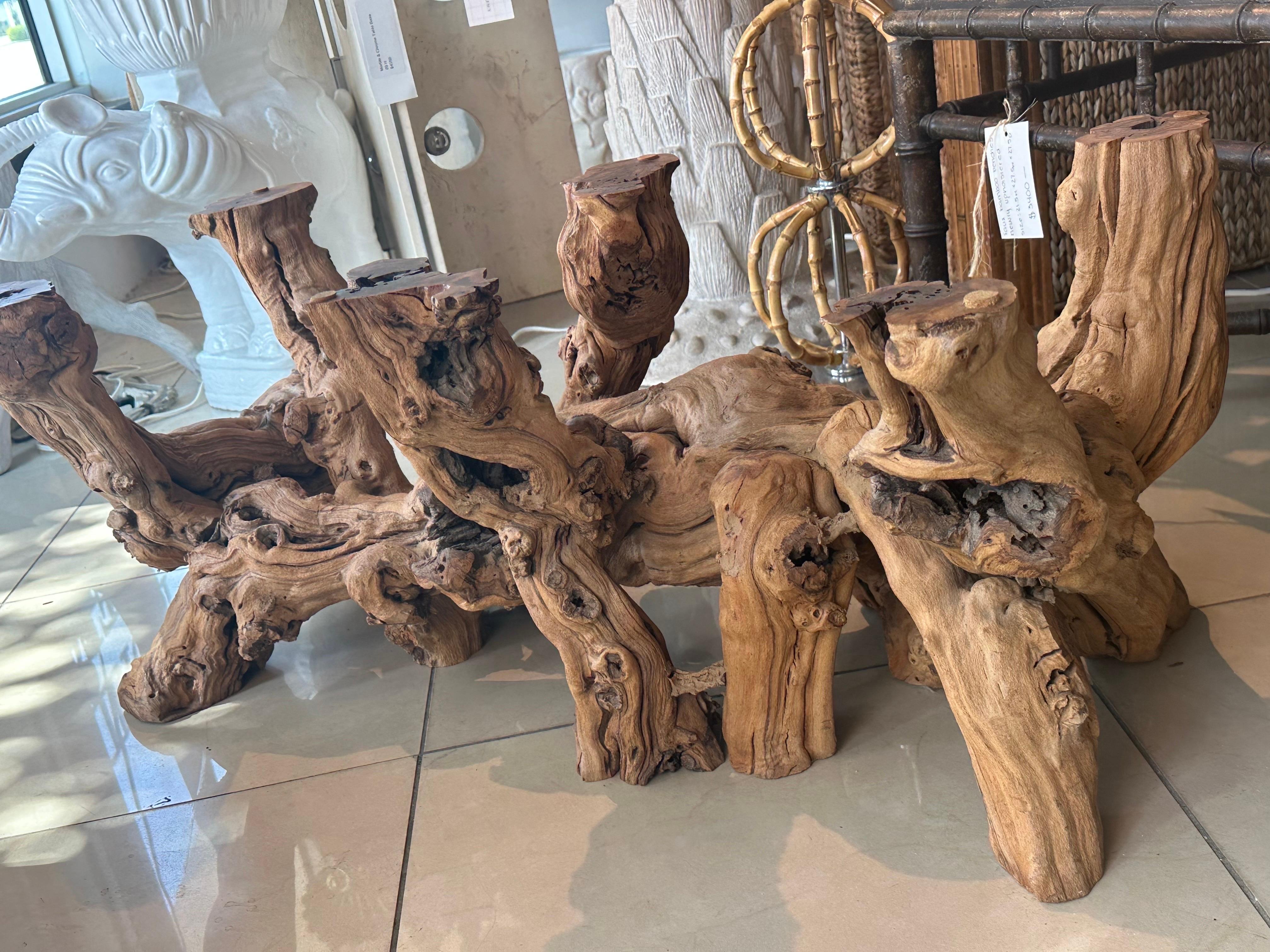Américain Table basse de cocktail d'époque en bois de ronce de cyprès et bois flotté en vente