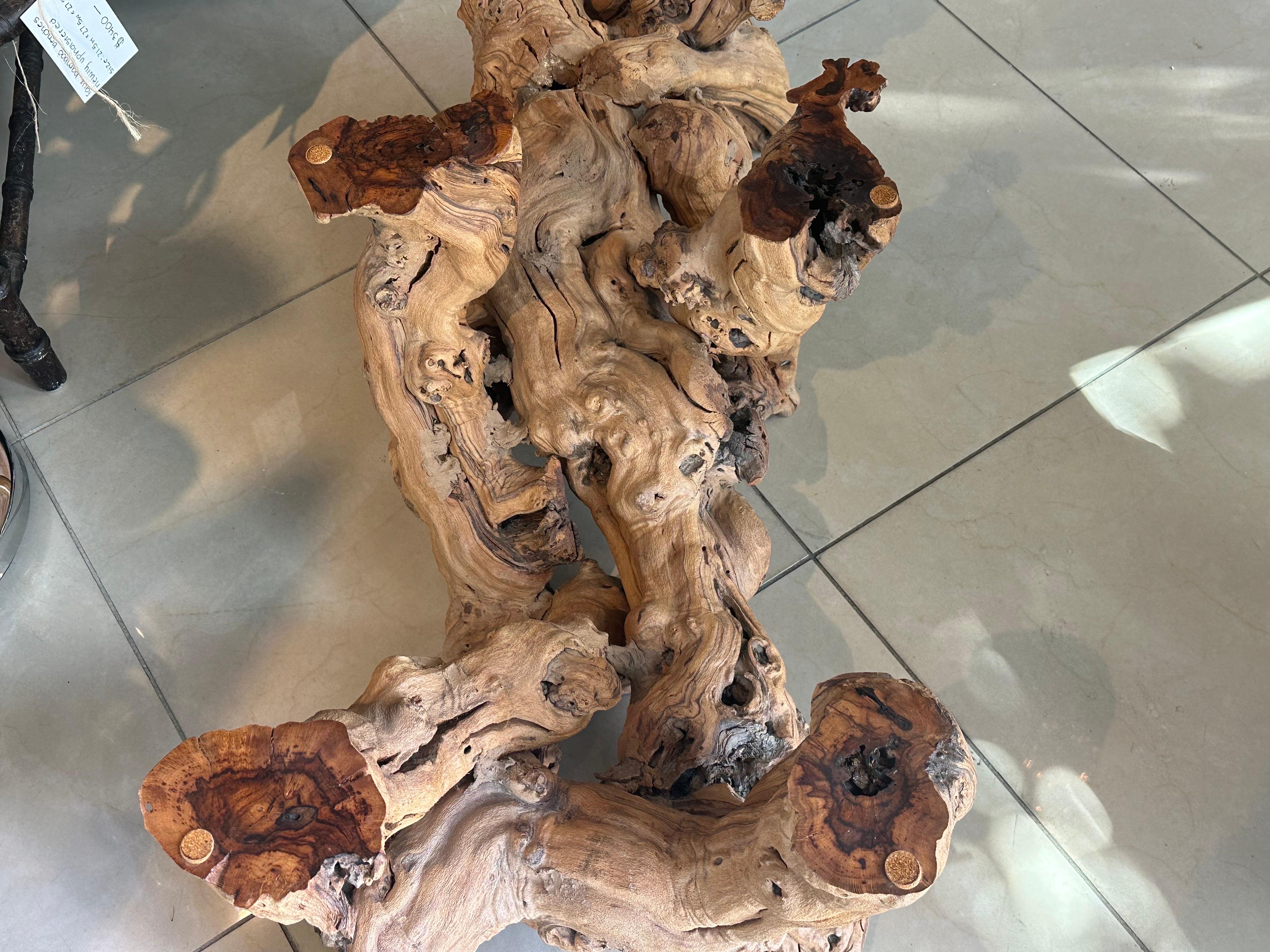 Cyprès Table basse de cocktail d'époque en bois de ronce de cyprès et bois flotté en vente