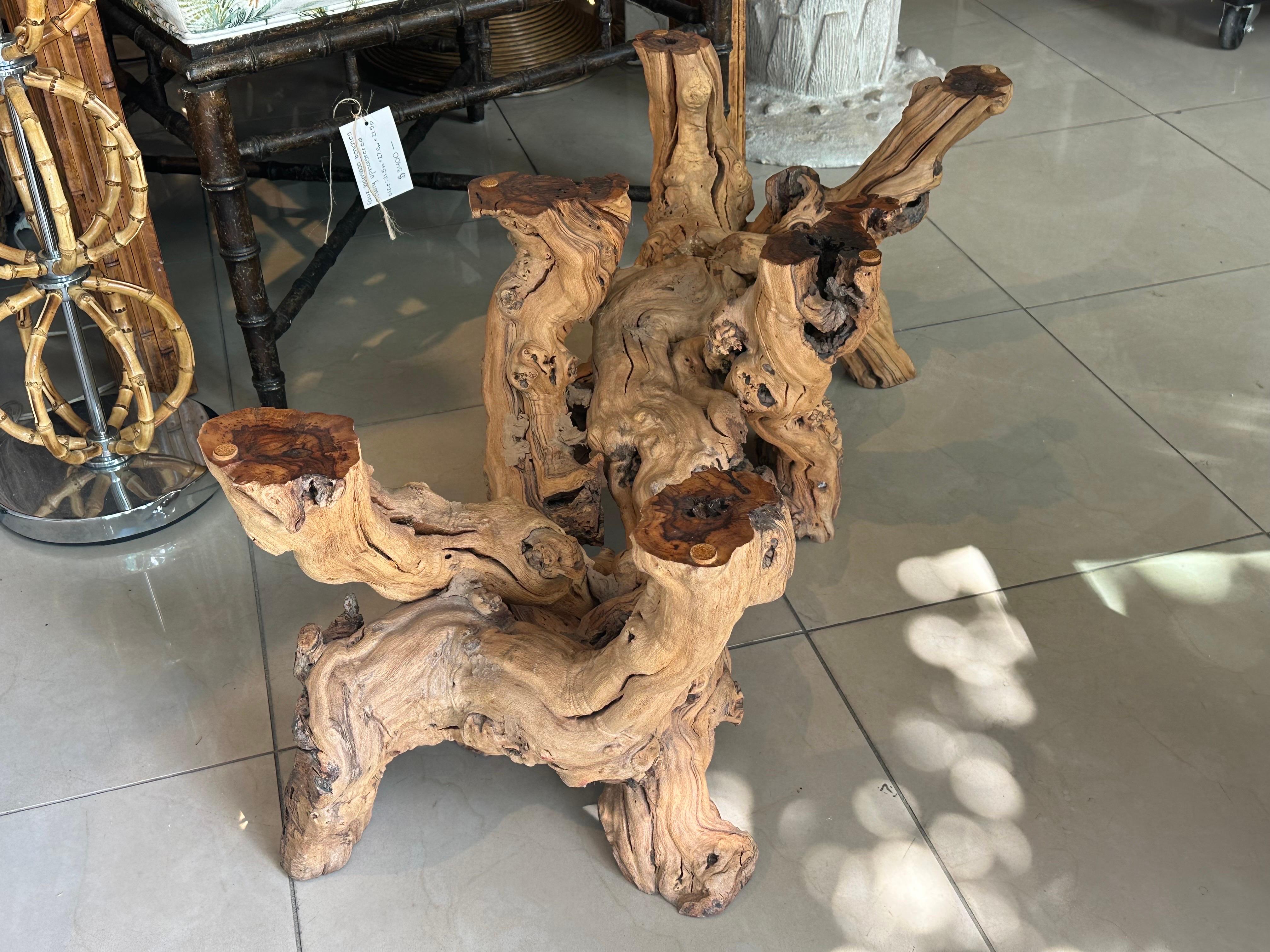 Table basse de cocktail d'époque en bois de ronce de cyprès et bois flotté en vente 1