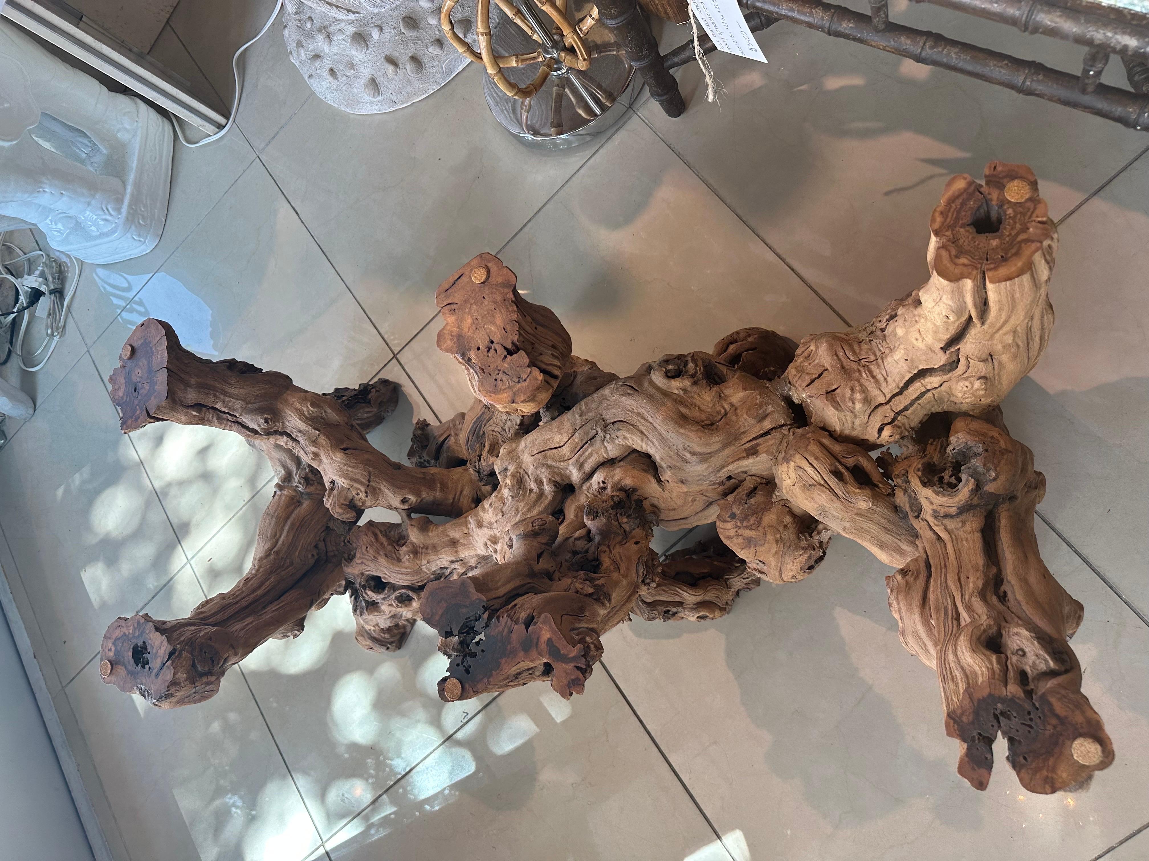 Table basse de cocktail d'époque en bois de ronce de cyprès et bois flotté en vente 2