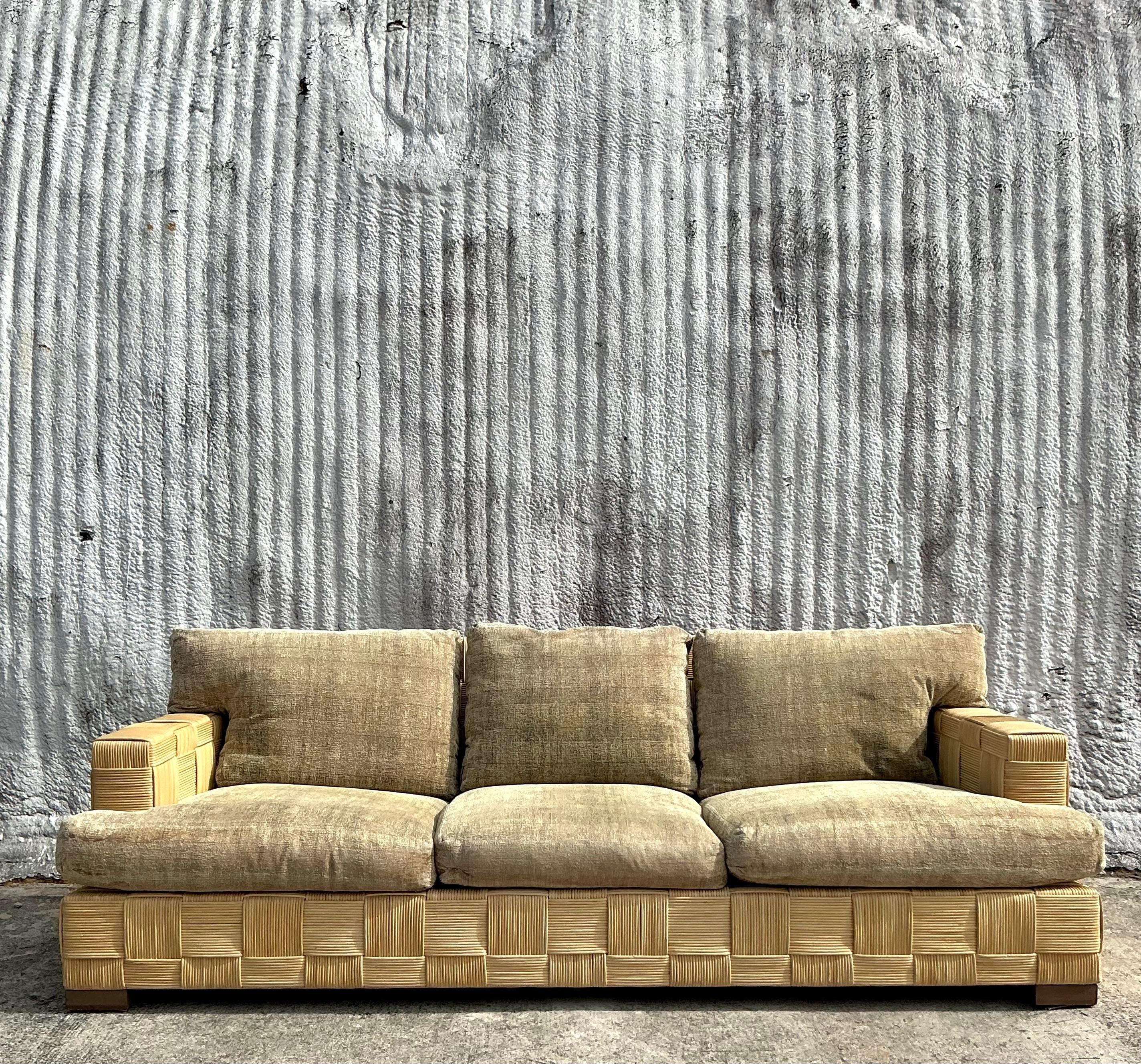 Gewebtes Rattan-Sofa Coastal Donghia Block Island, Vintage im Angebot 4