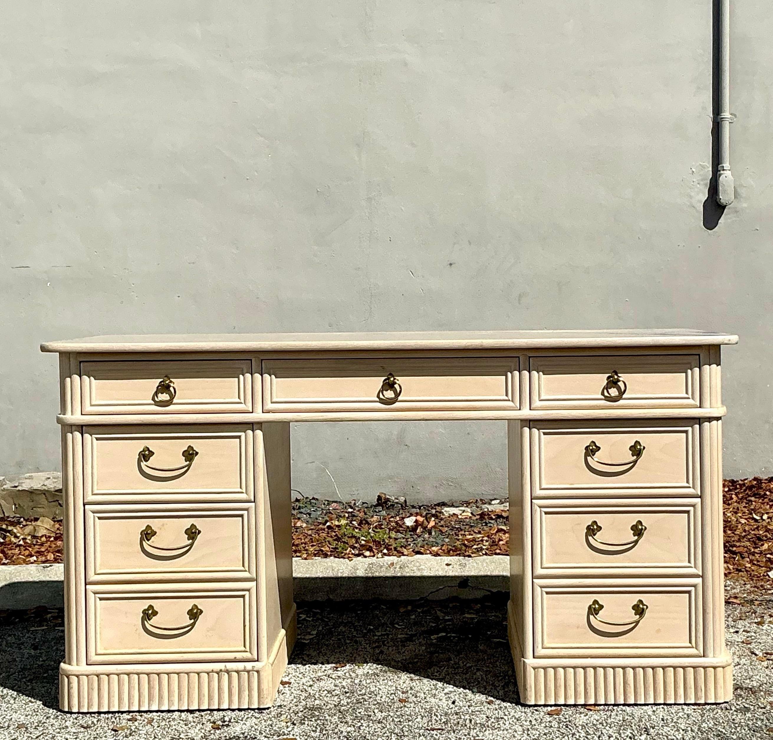 Scrivania vintage in rattan lavato Ficks Reed in vendita 4