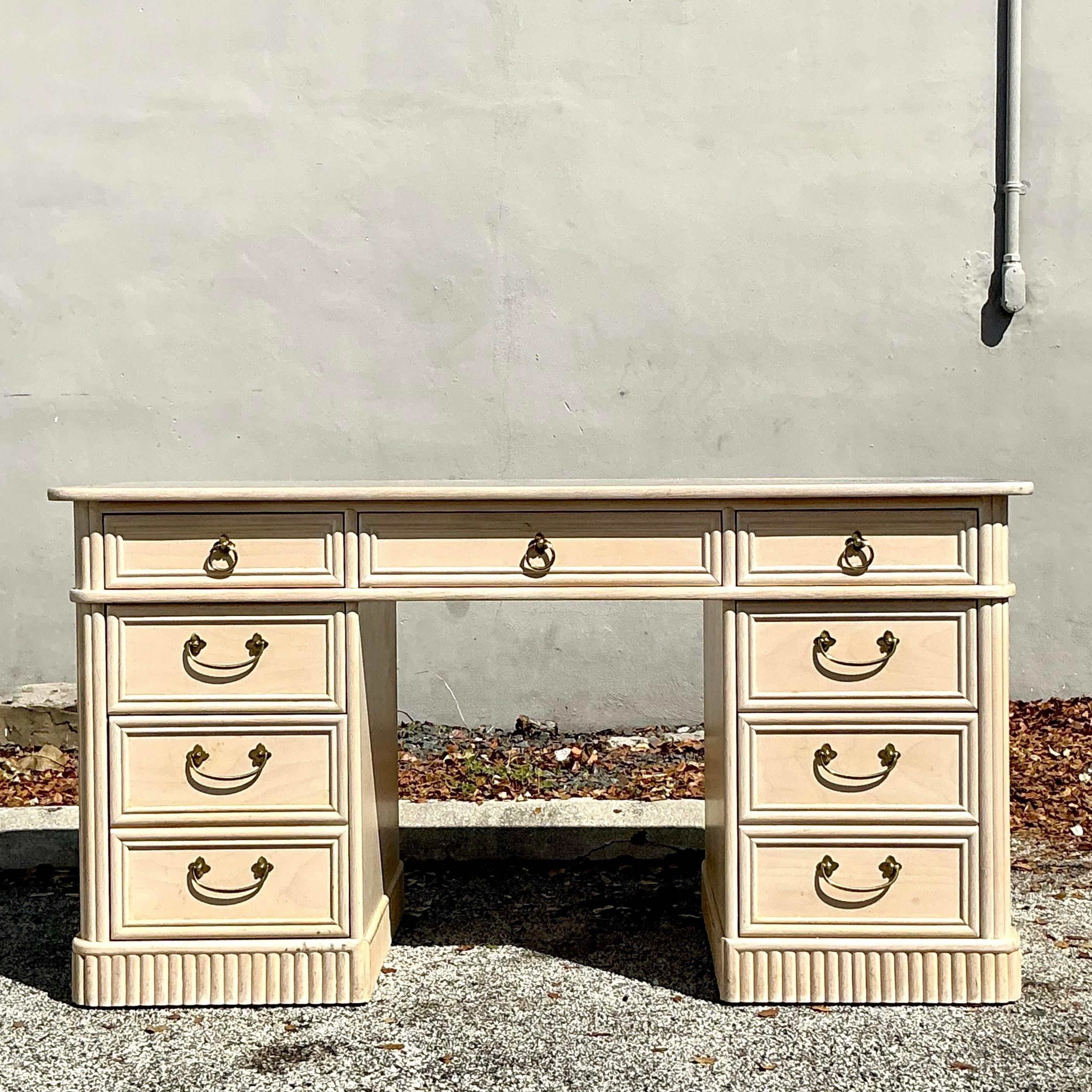 Rattan Scrivania vintage in rattan lavato Ficks Reed in vendita