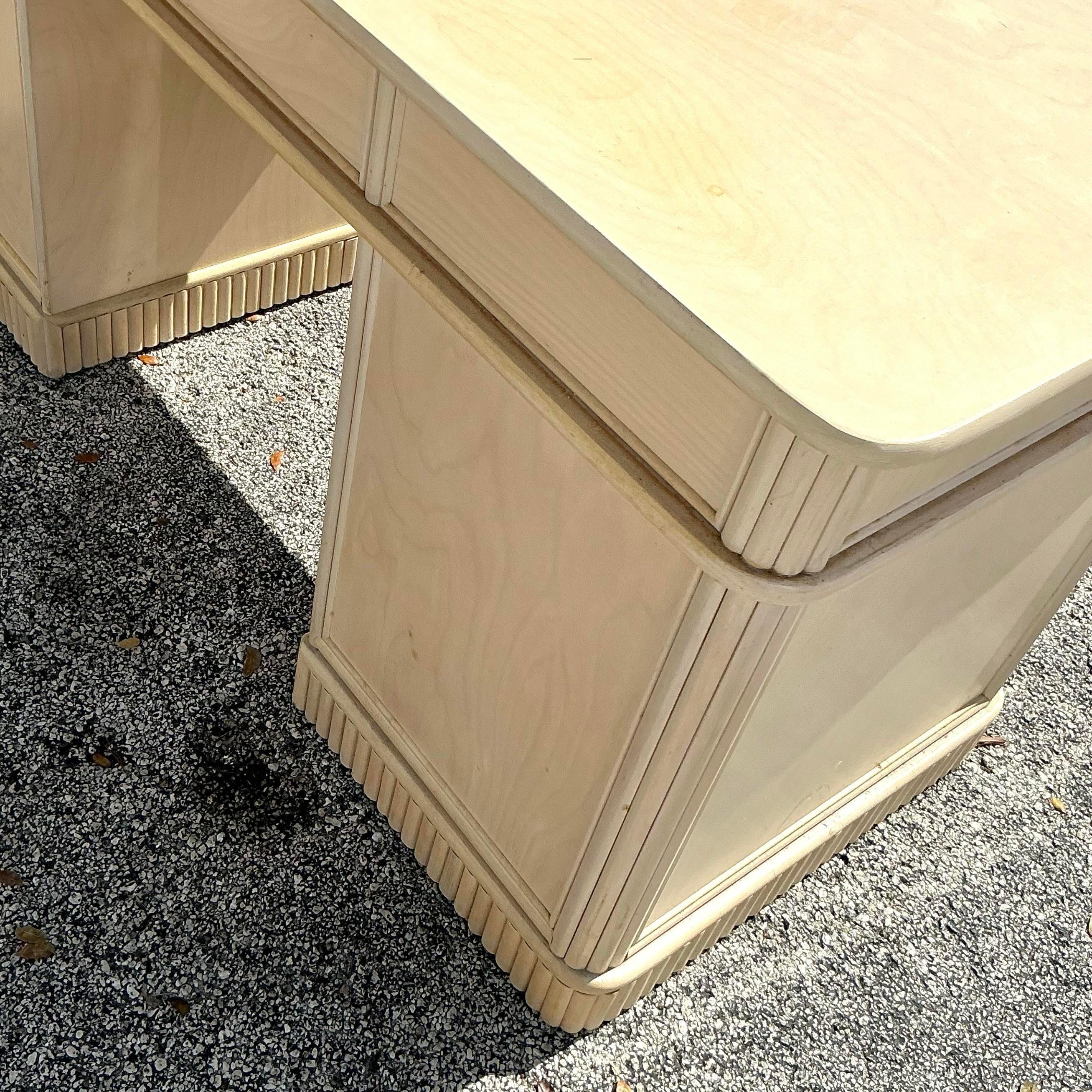 Scrivania vintage in rattan lavato Ficks Reed in vendita 1