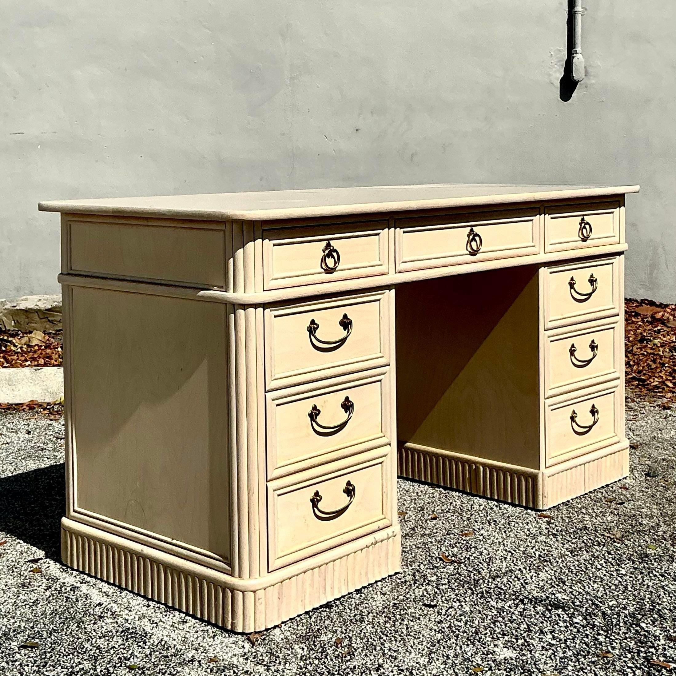 Scrivania vintage in rattan lavato Ficks Reed in vendita 3
