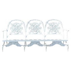 Sofa vintage en fer forgé à motifs floraux côtiers