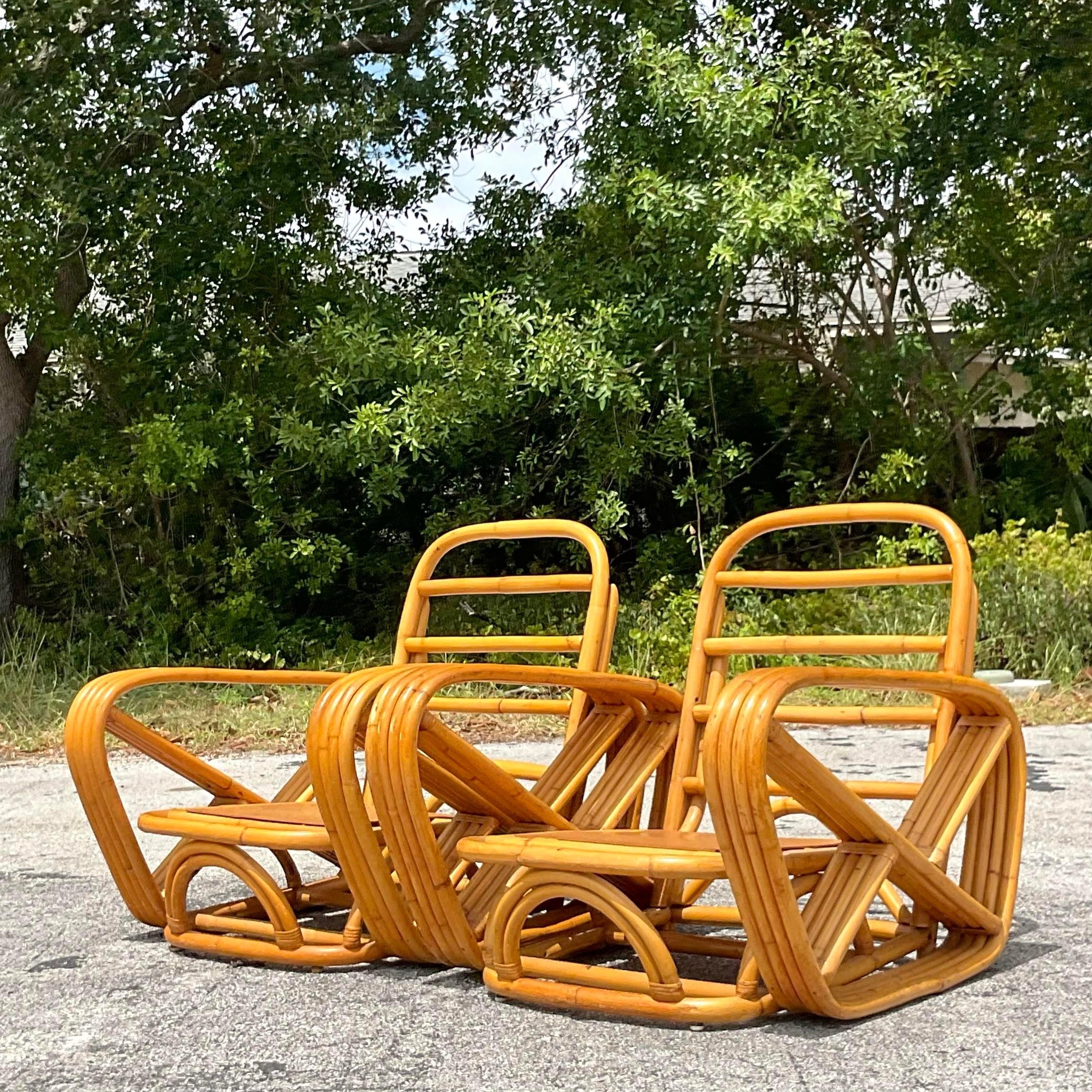 20ième siècle Paire de chaises longues en rotin courbé à quatre brins d'origine côtière, d'après Frankl en vente