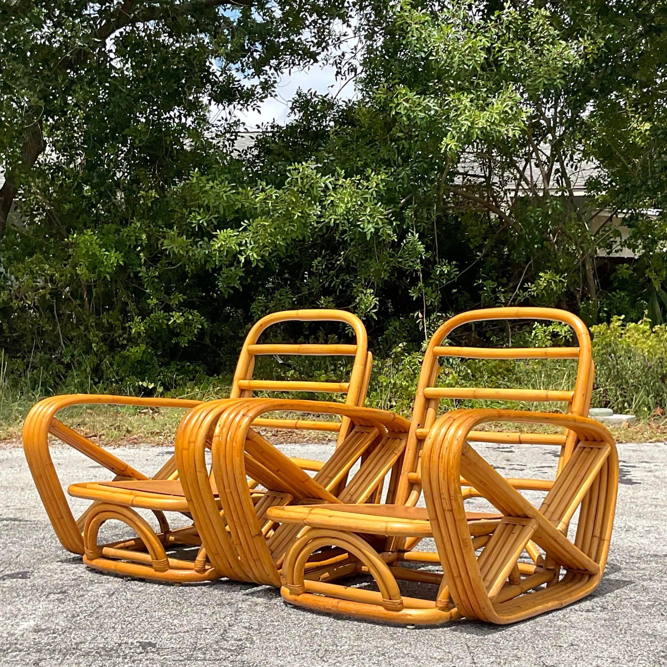Tissu d'ameublement Paire de chaises longues en rotin courbé à quatre brins d'origine côtière, d'après Frankl en vente