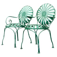 Schmiedeeiserne Vintage Coastal Francois Carre Sunburst-Stühle mit Sonnenschliff - ein Paar