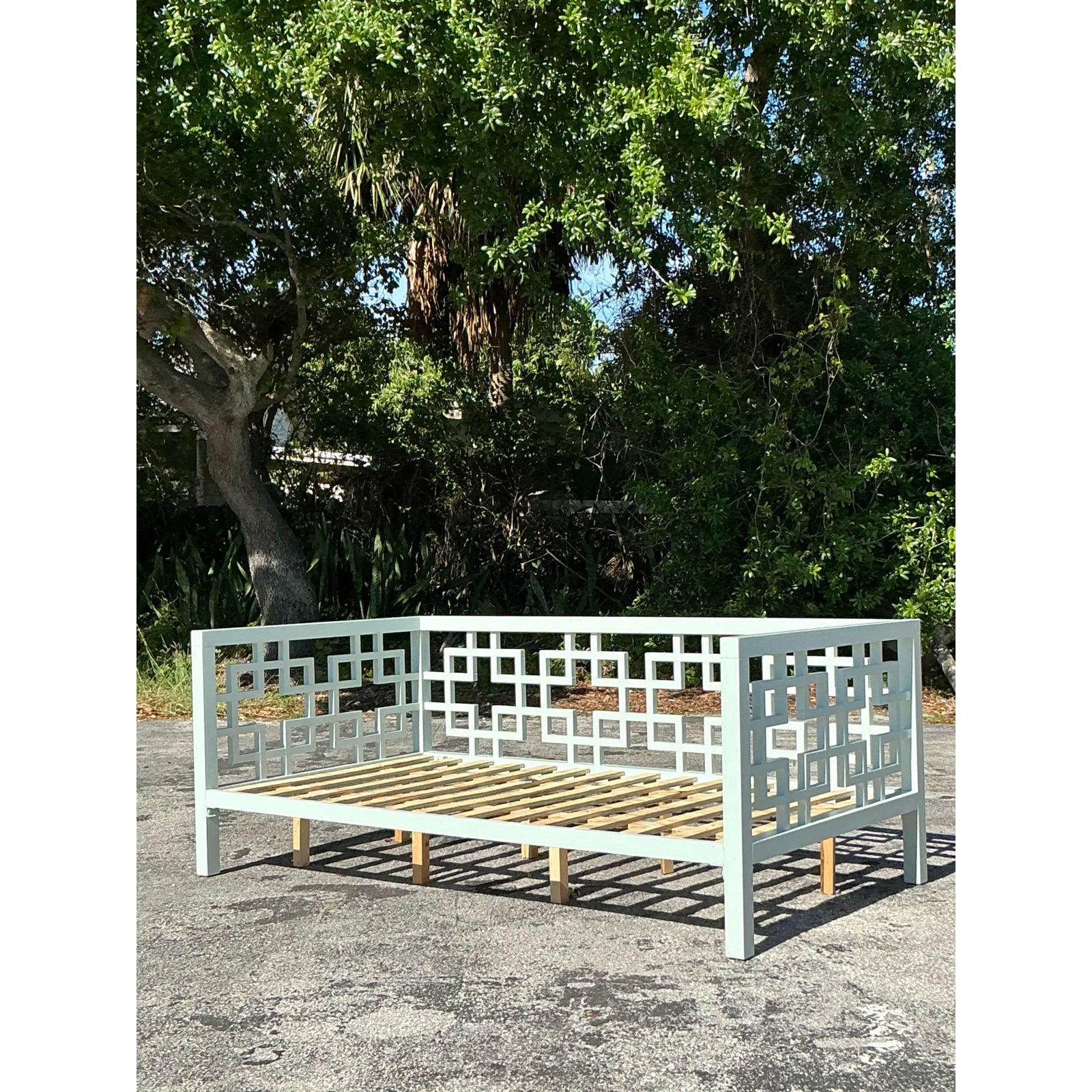 Vintage Coastal Fretwork Daybed 3