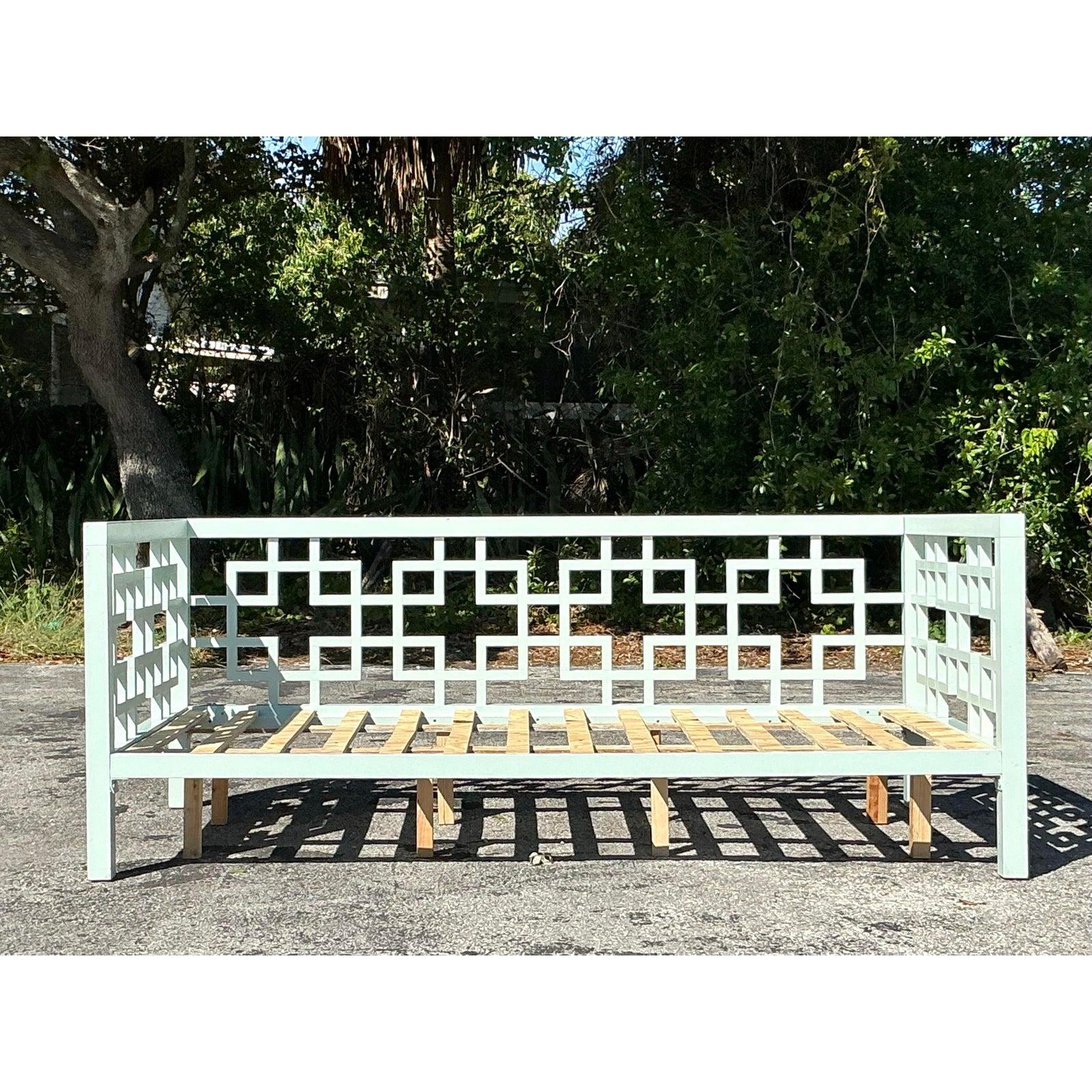 Vintage Coastal Fretwork Daybed 2