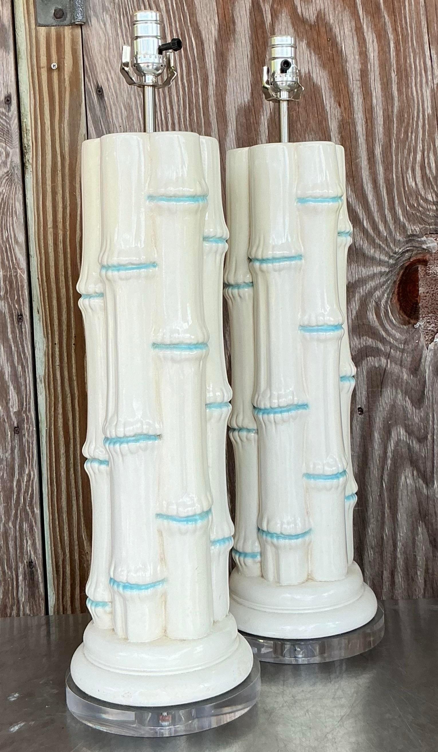 Américain Paire de lampes vintage en céramique émaillée en bambou pour la côte en vente