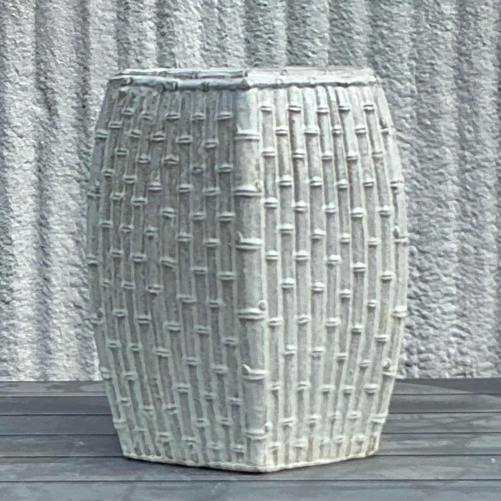 Américain Tabouret bas vintage en céramique bambou émaillée de la côte en vente