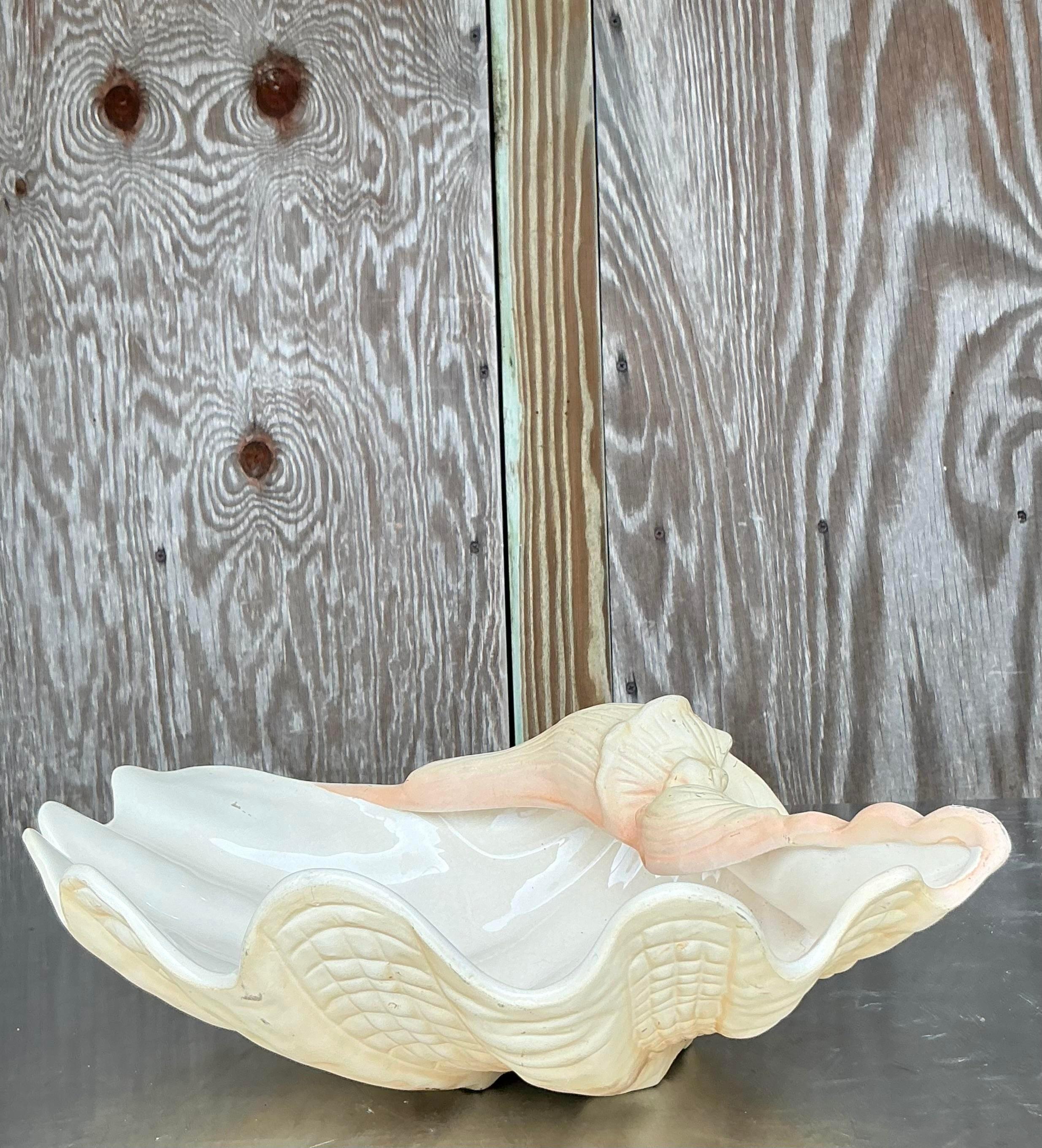 Coquillage de palourde vintage en céramique émaillée côtière Bon état - En vente à west palm beach, FL