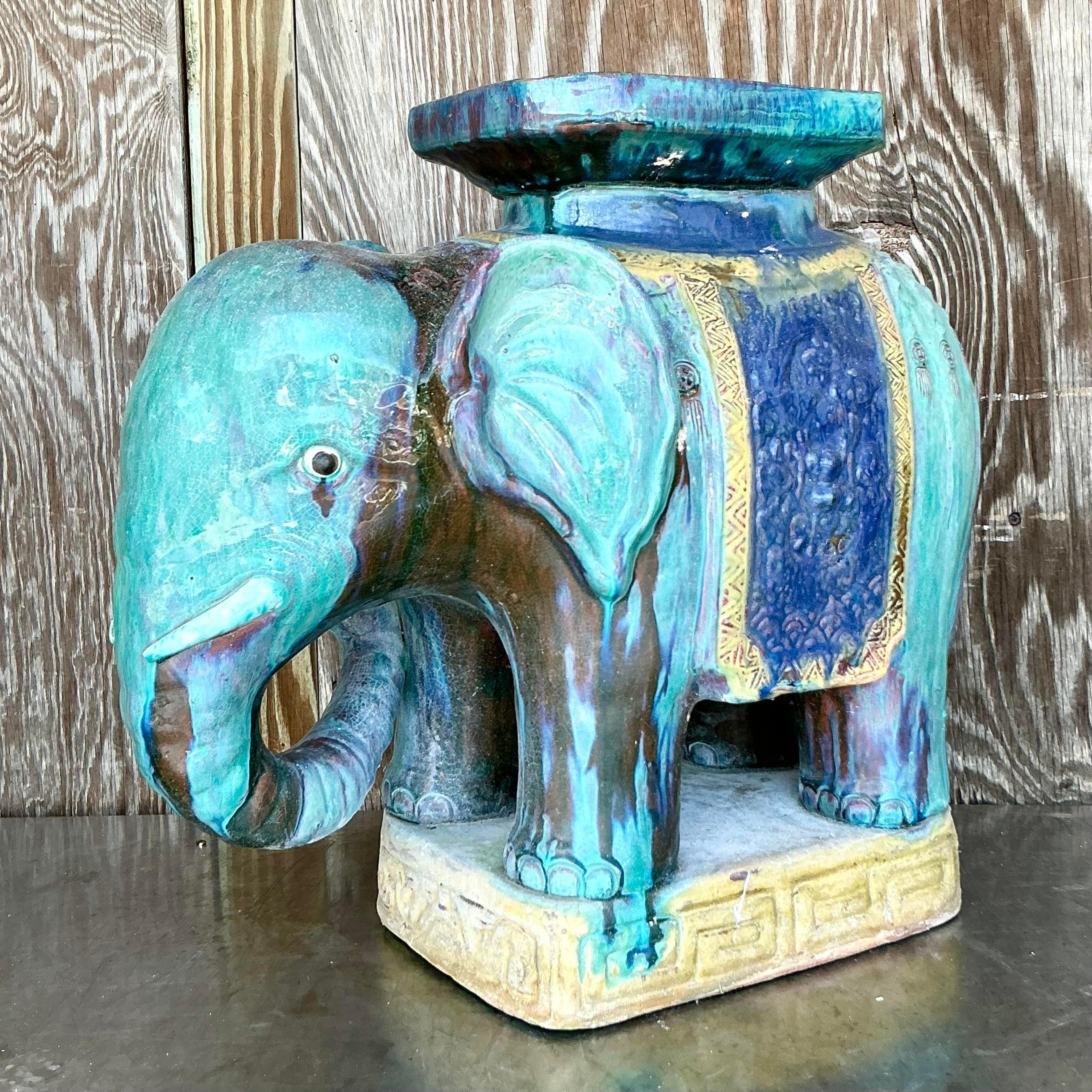 20ième siècle Tabouret bas éléphant vintage en céramique émaillée côtière en vente
