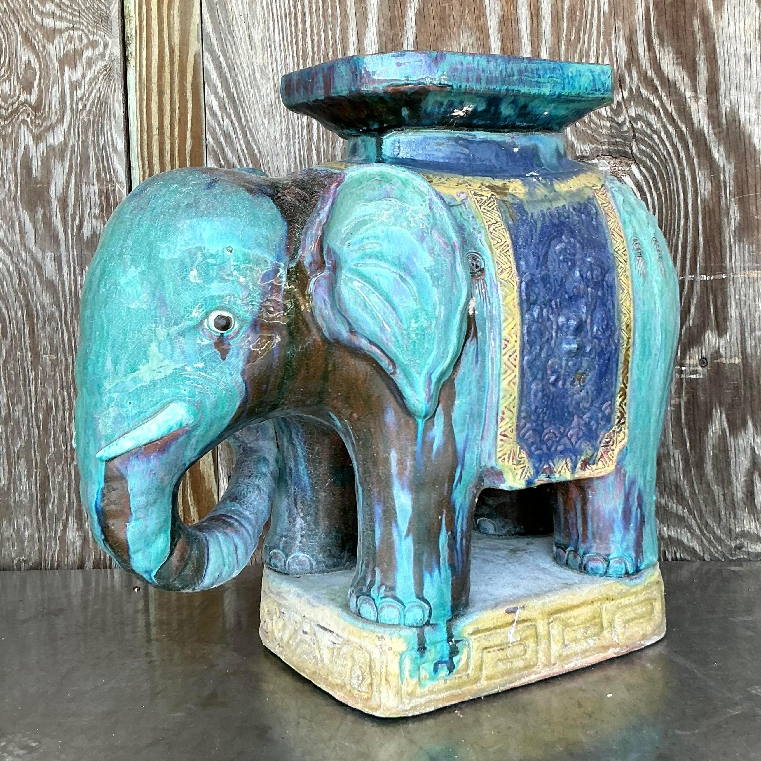 Tabouret bas éléphant vintage en céramique émaillée côtière en vente 1