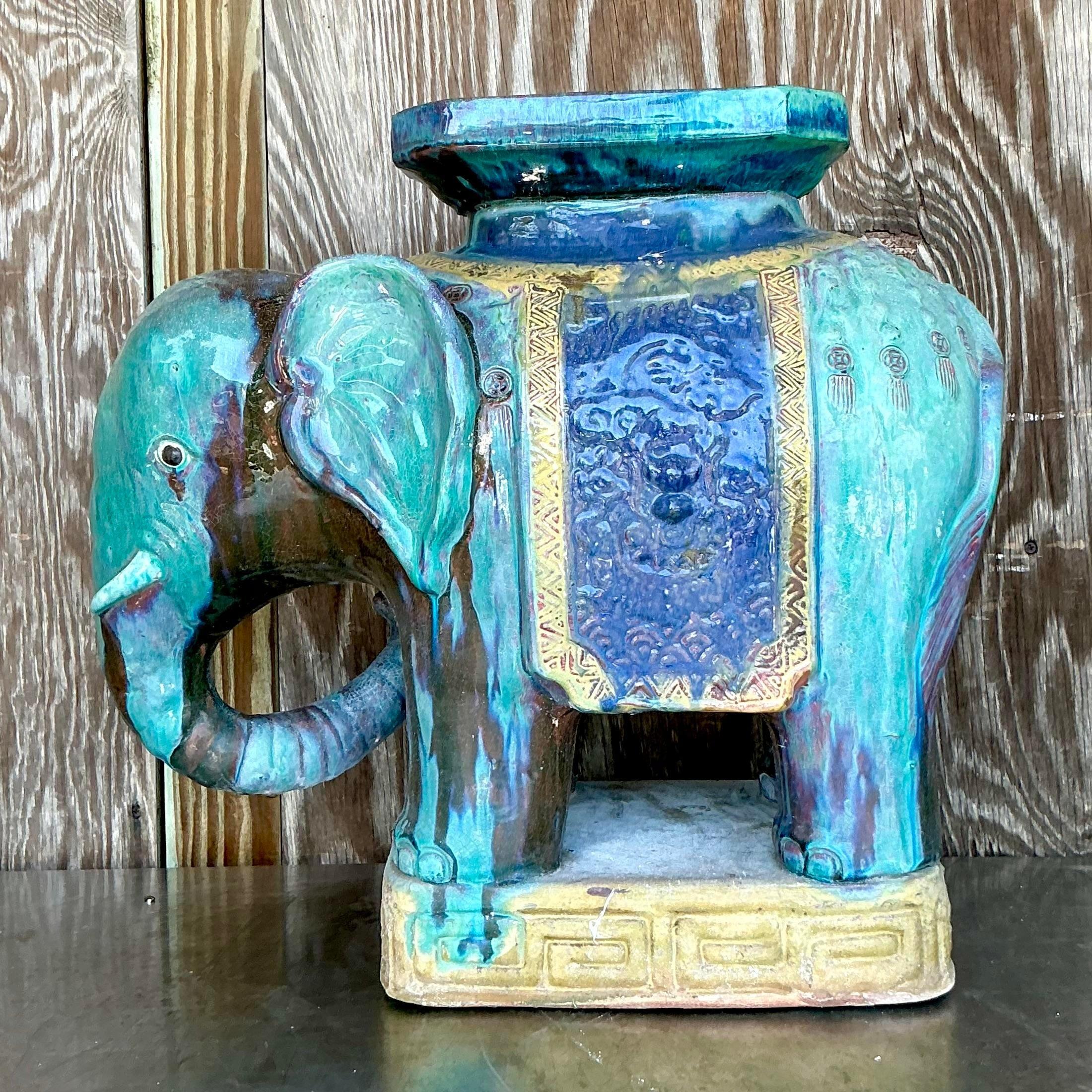 Tabouret bas éléphant vintage en céramique émaillée côtière en vente 2