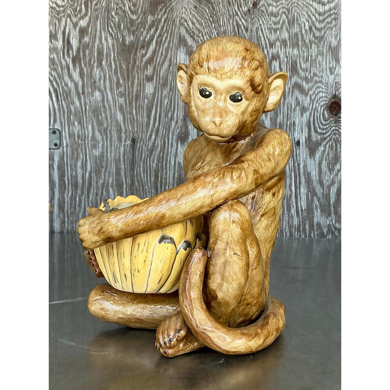Vintage Coastal Glazed Ceramic Monkey In condizioni buone in vendita a West Palm Beach, FL