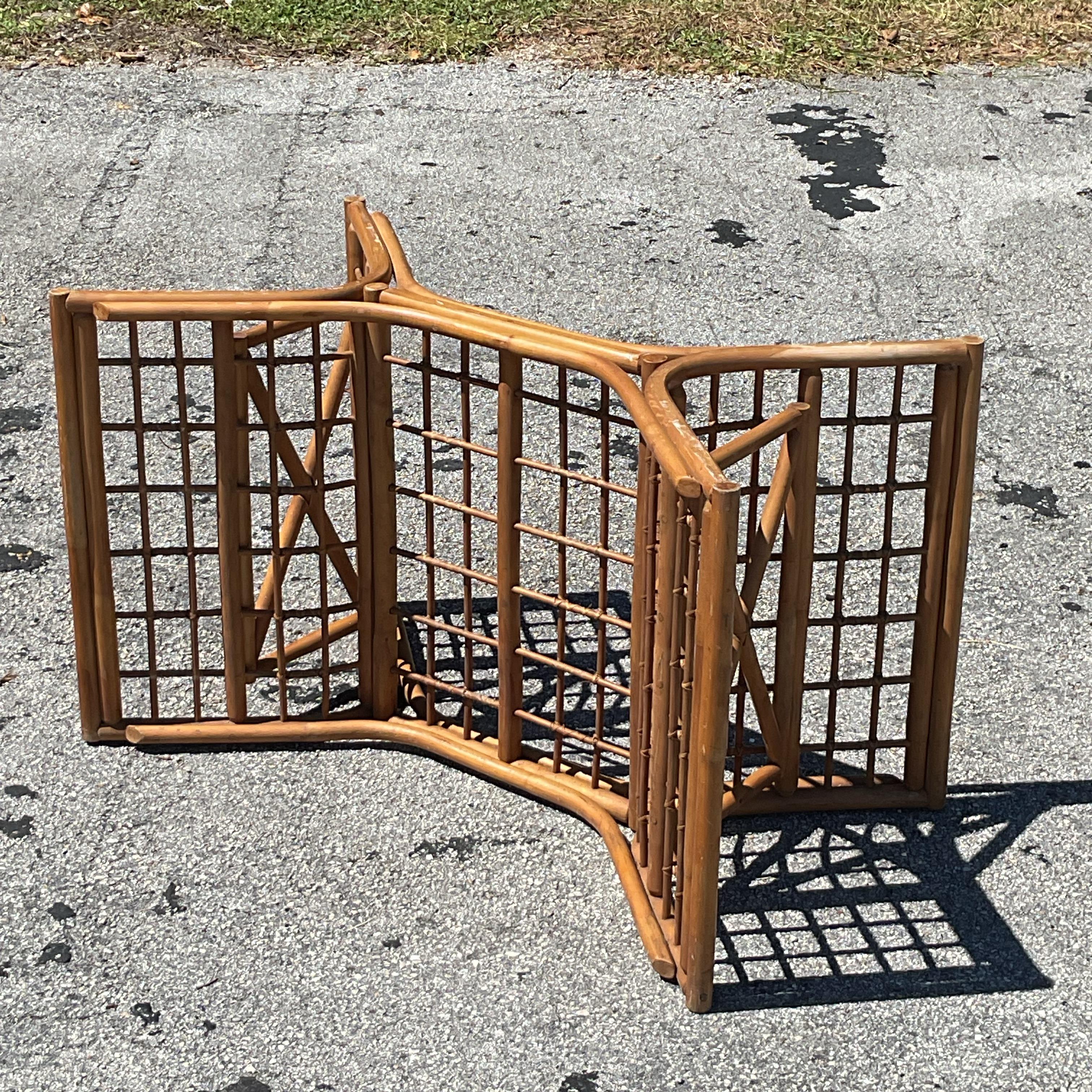 Vintage Coastal Grid Rattan Dining Table Pedestal Base In Good Condition For Sale In west palm beach, FL