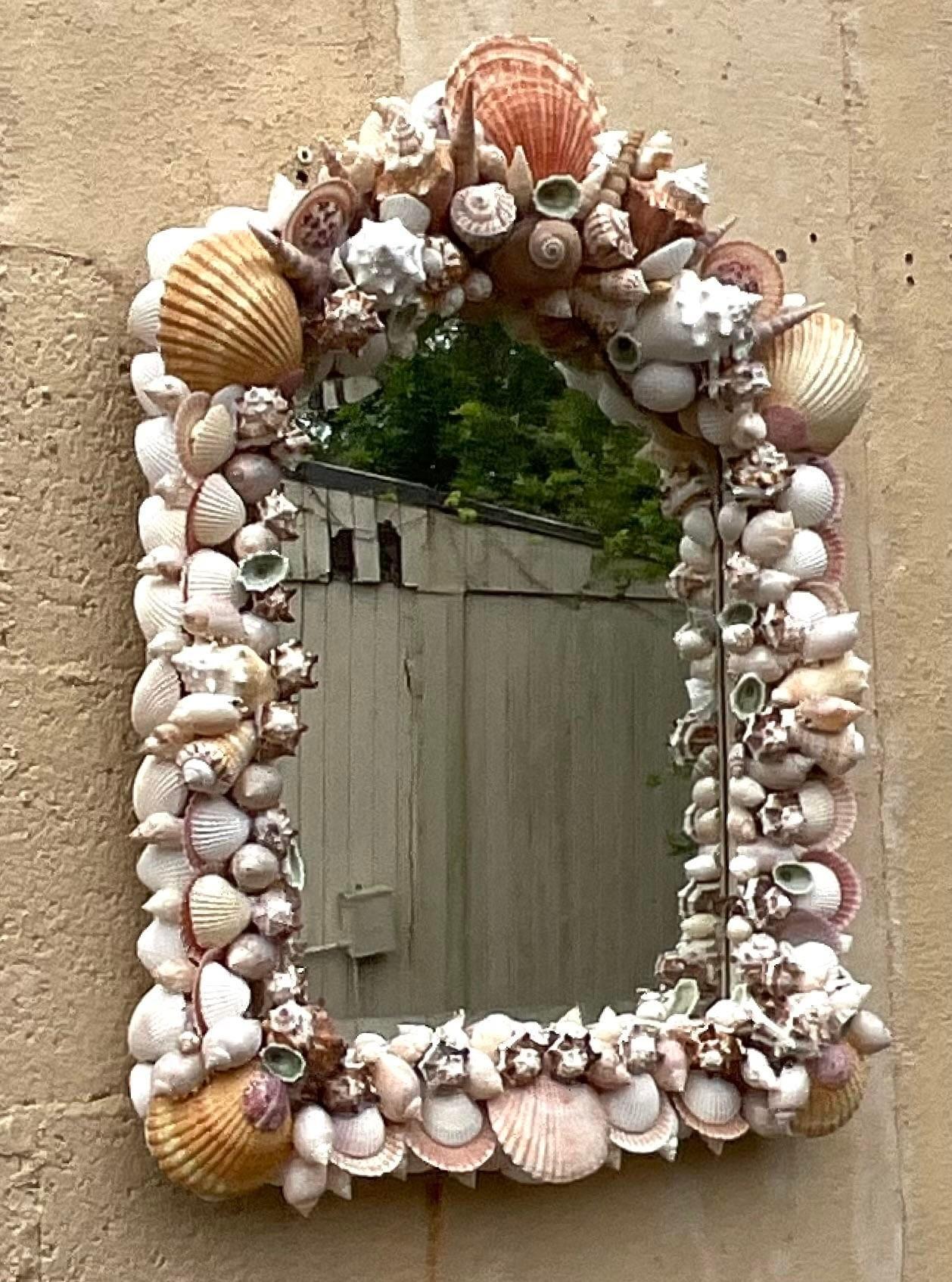 Vintage Coastal Hand Made Shell Spiegel (21. Jahrhundert und zeitgenössisch) im Angebot