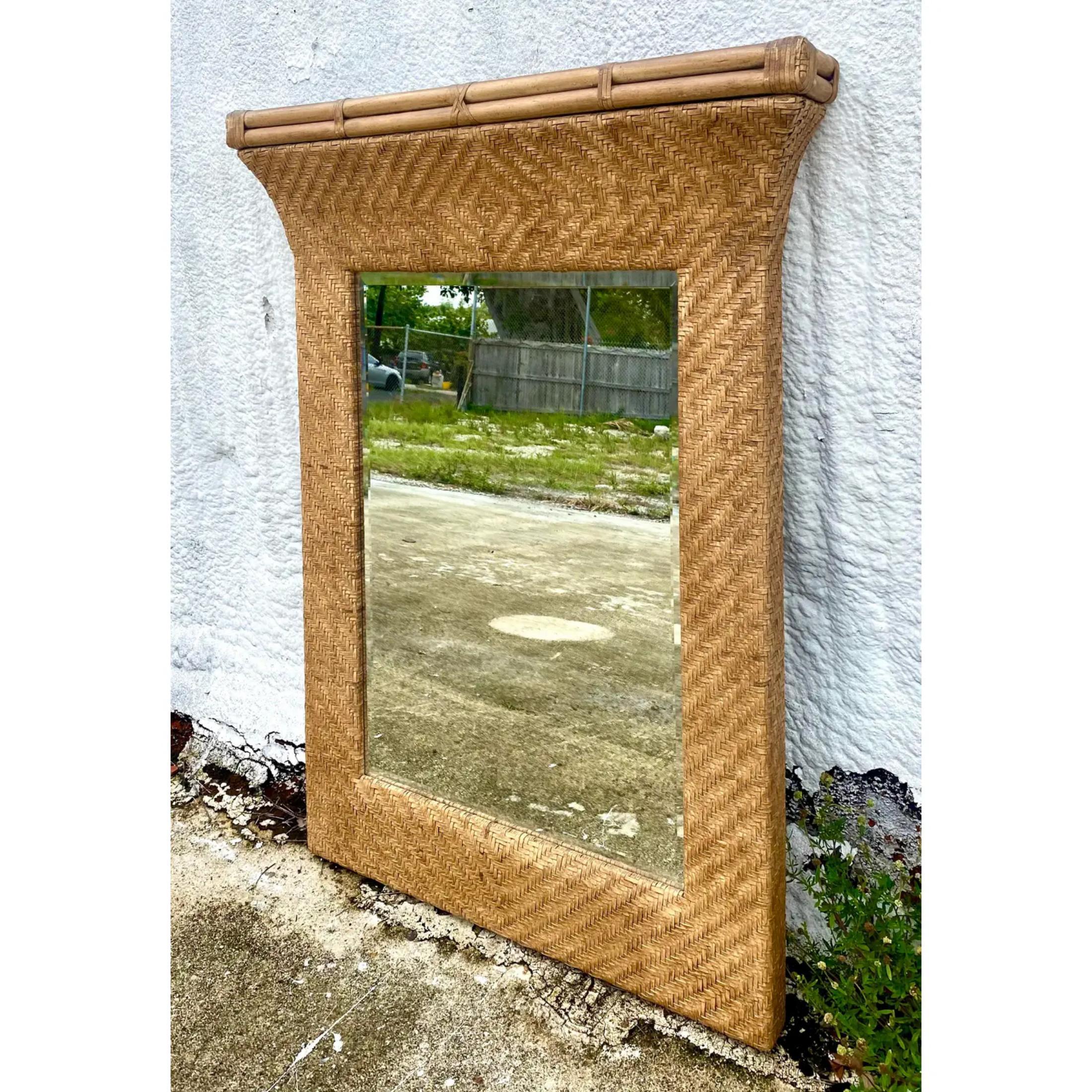 Cuir Vieux miroir côtier Henredon tissé en cuir et bambou en vente