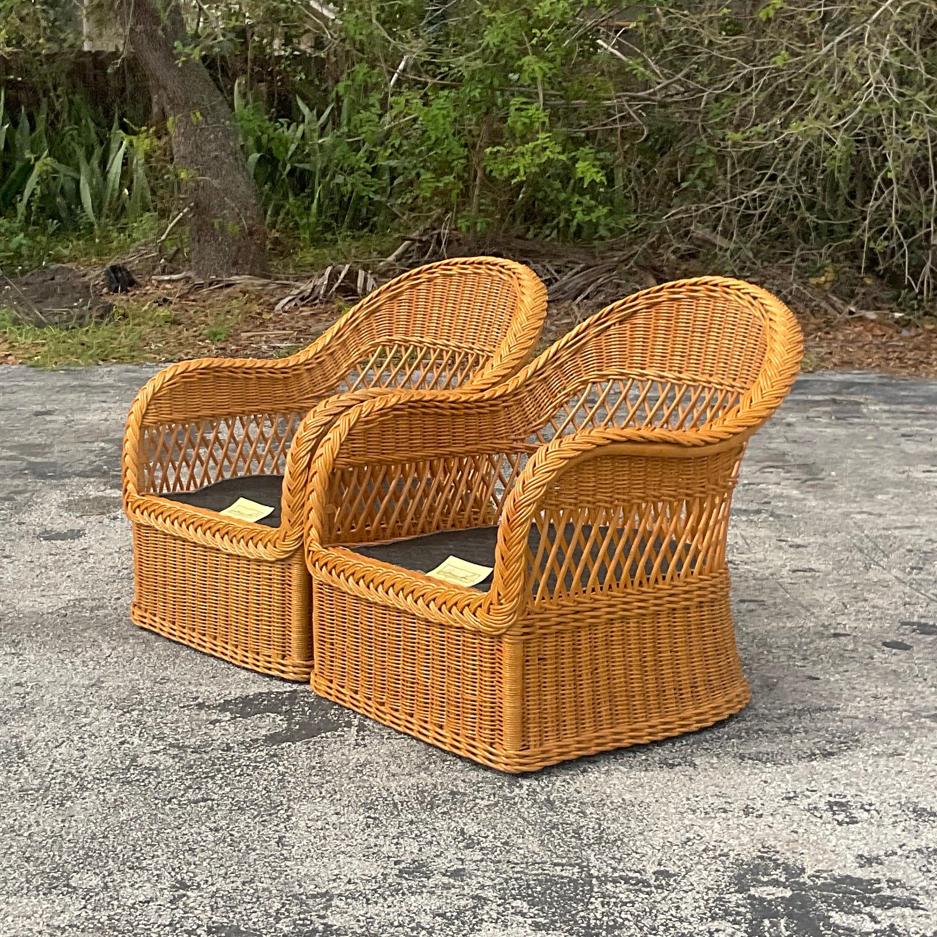 vintage wicker lounge chair