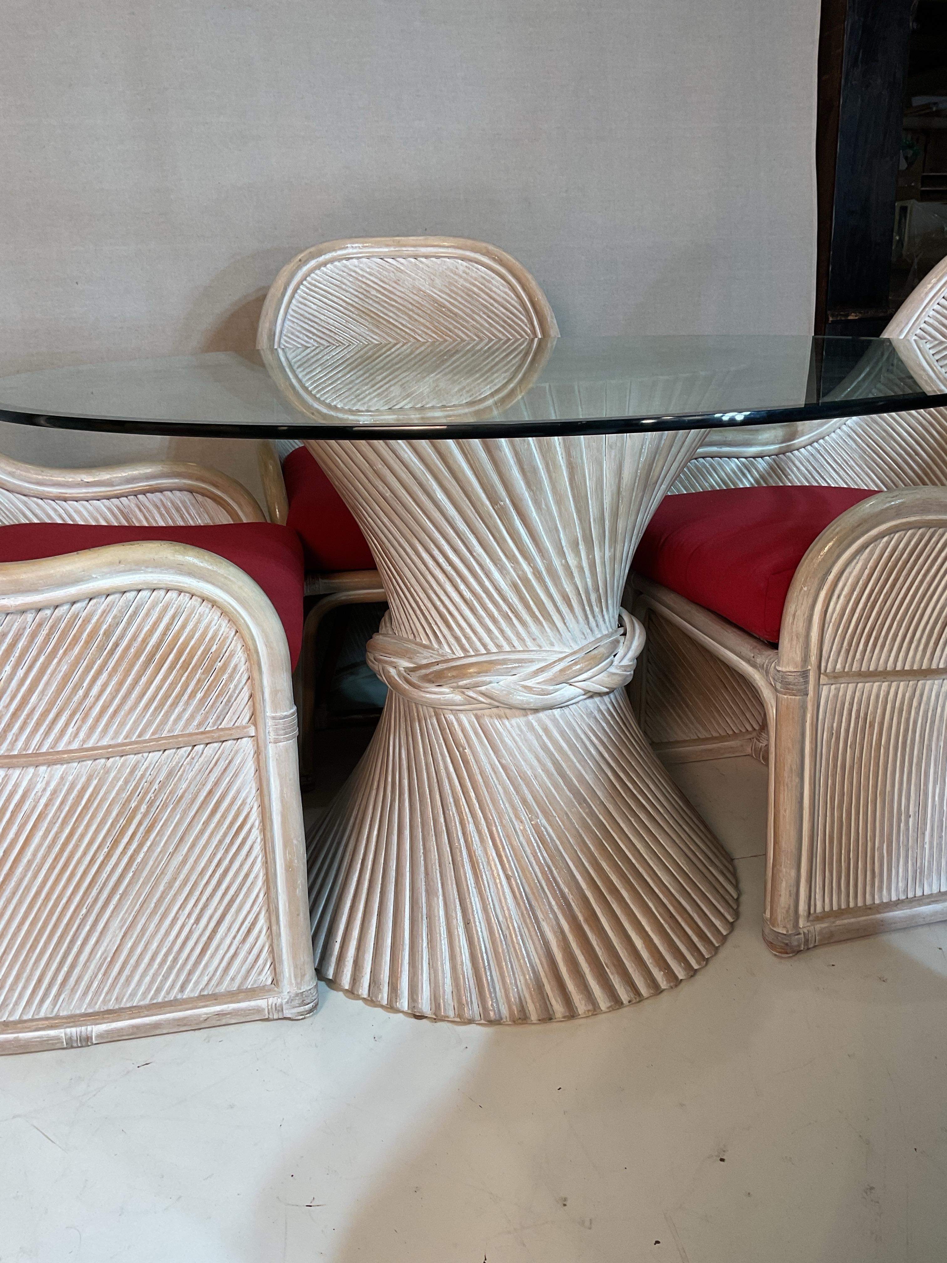 Ensemble de salle à manger vintage Coastal Henry Wick en roseau et osier en vente 4