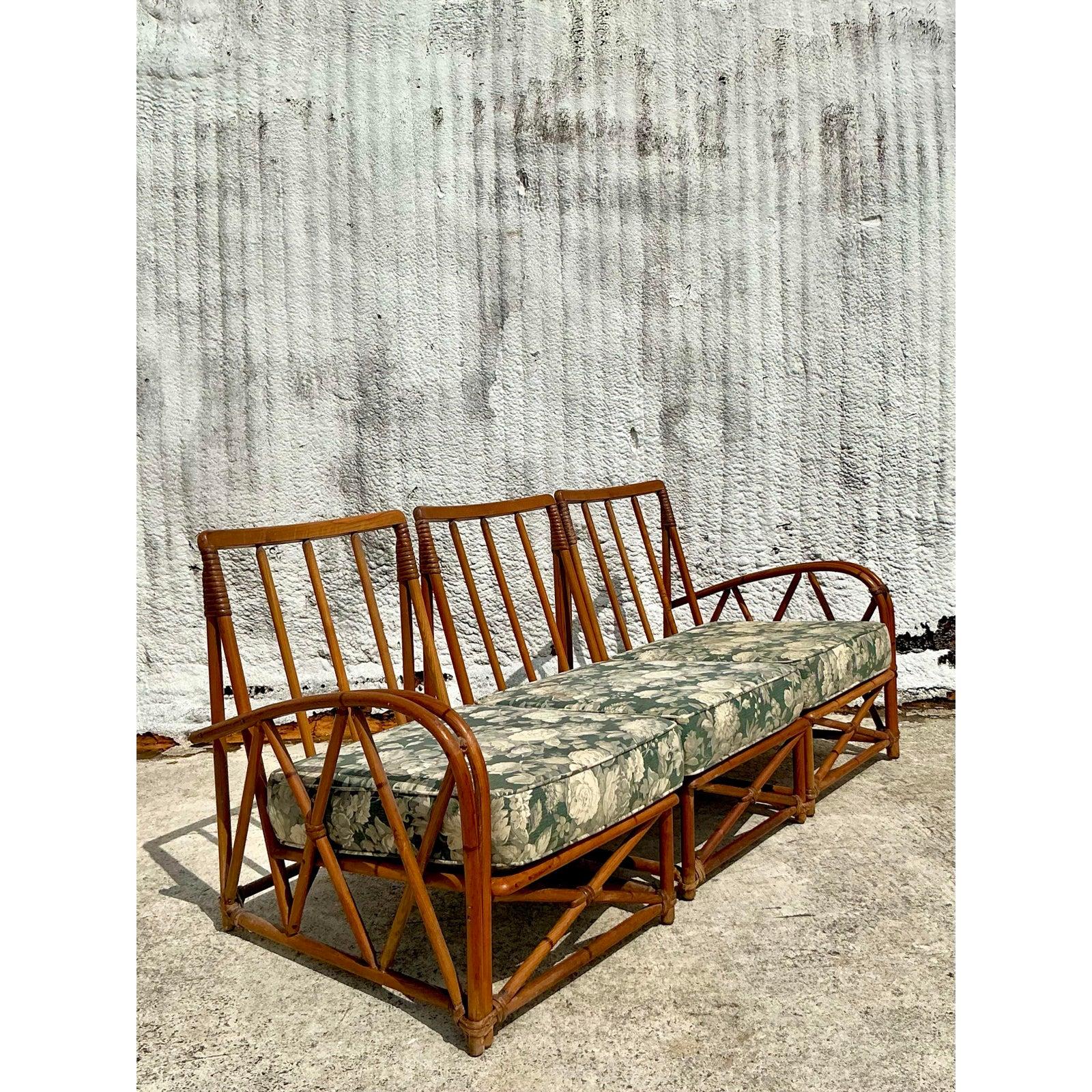 Gebogenes Heywood Wakefield Rattan-Sofa im Küstenstil im Angebot 3
