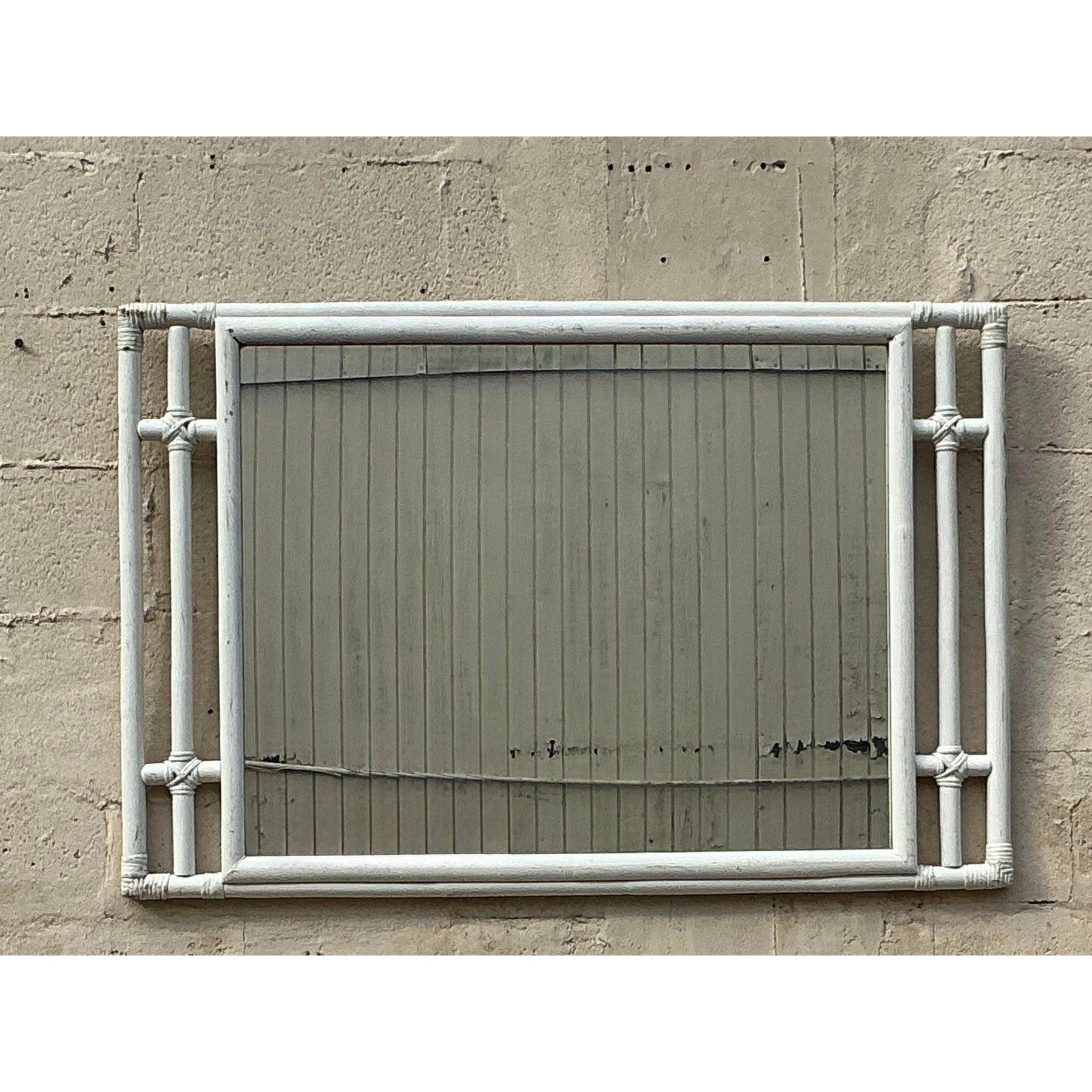Philippin Vieux miroir horizontal en rotin côtier en vente