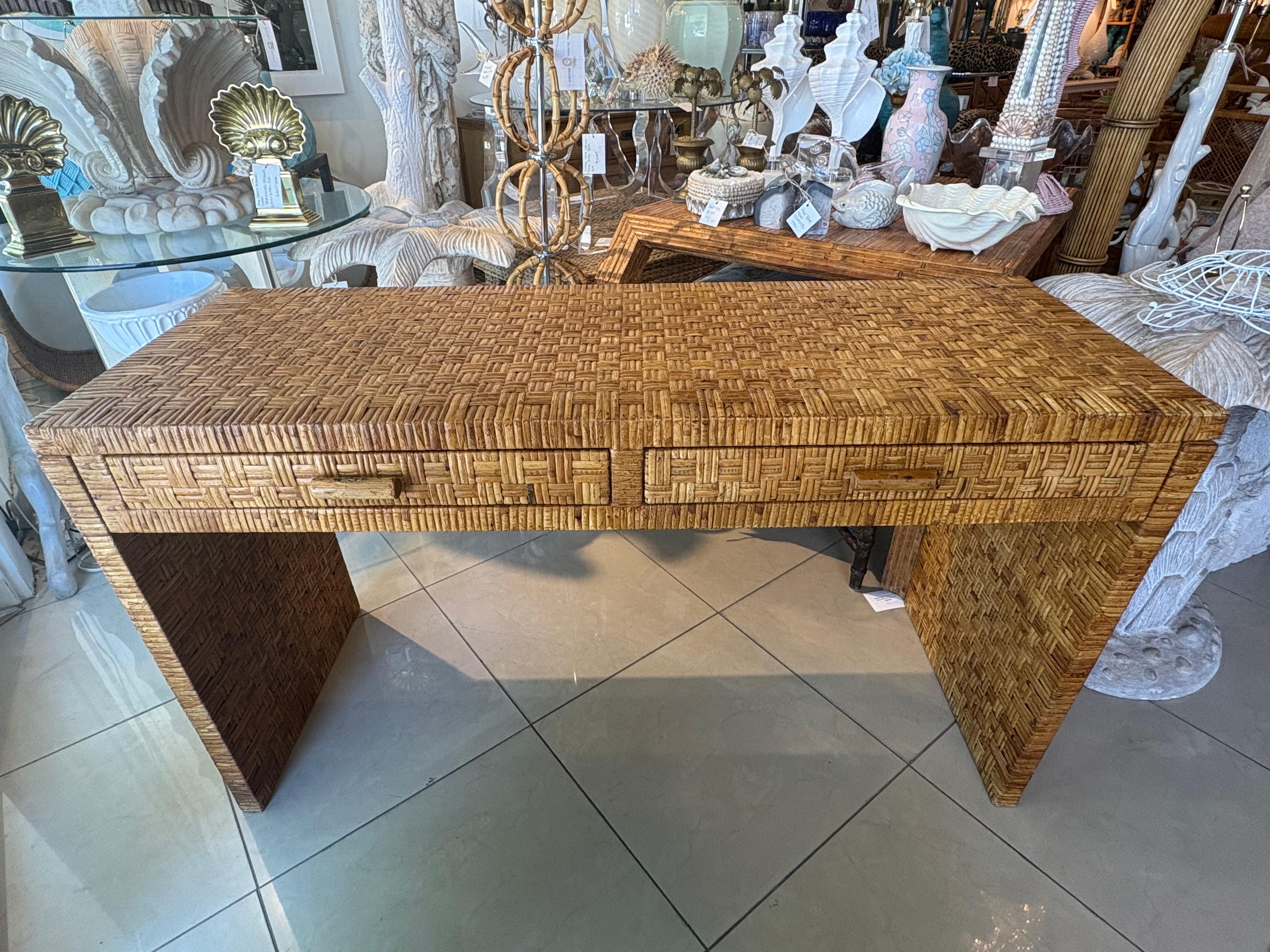 Vintage By, la scrivania e la sedia in vimini in rattan intrecciato e avvolto. in vendita 10