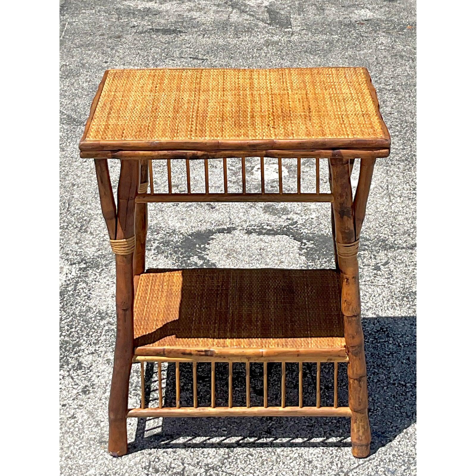 Bambou Vintage Coastal Kenian Tortoise Bamboo Side Table en vente