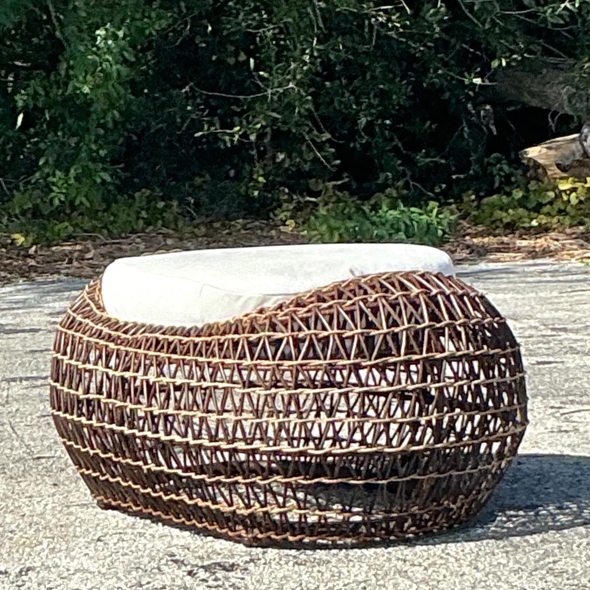 Ottomana in rattan e iuta intrecciata di Kenneth Cobonpue, vintage e costiera In condizioni buone in vendita a West Palm Beach, FL