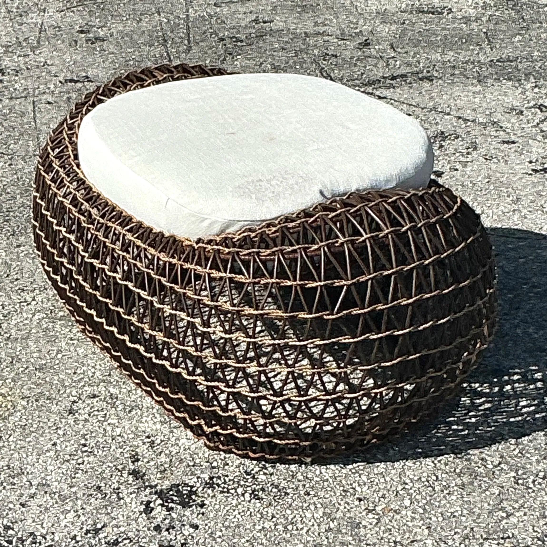 Ottomana in rattan e iuta intrecciata di Kenneth Cobonpue, vintage e costiera in vendita 1
