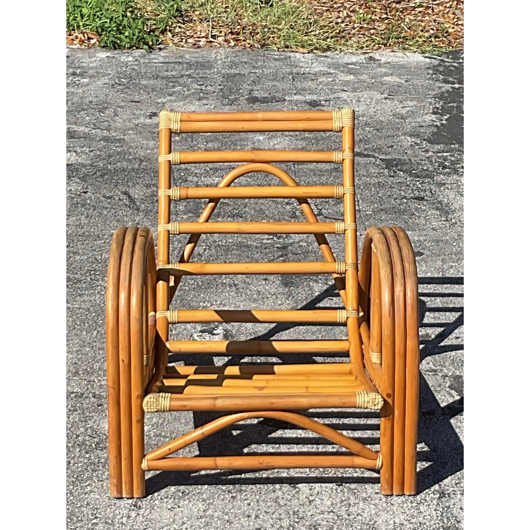 20ième siècle Chaise longue vintage en rotin courbé de La Jolla en vente