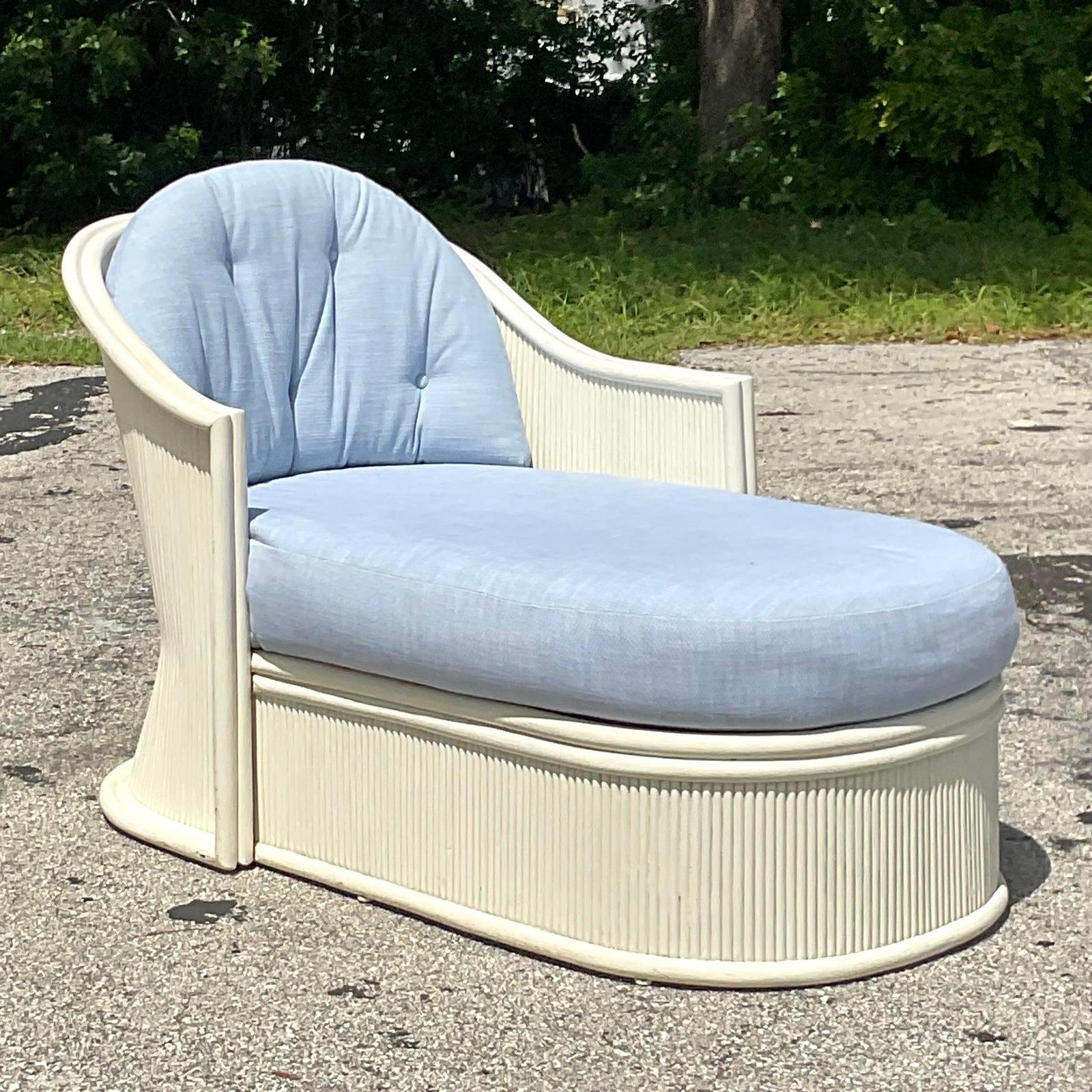 Vintage Coastal Lacquered Rattan Chaise Lounge For Sale 2