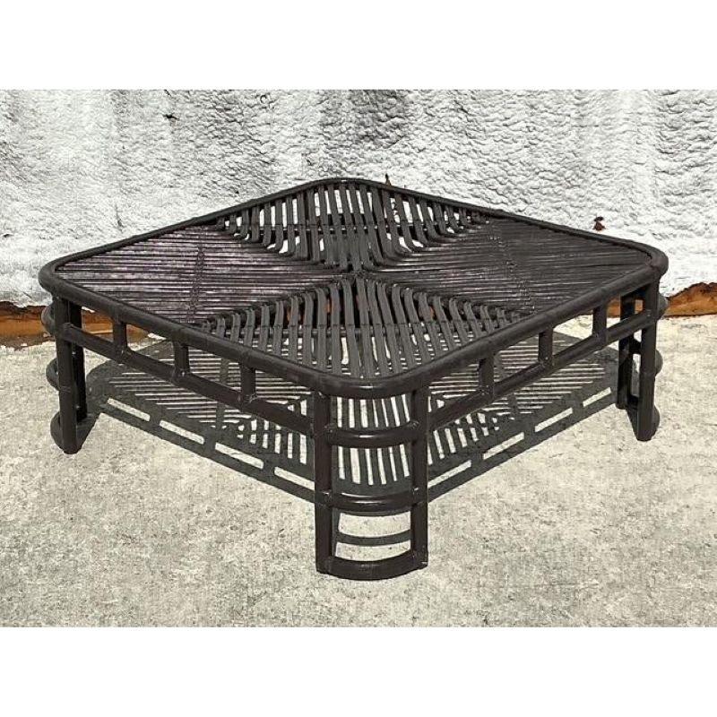 Vintage Coastal Lackiert Stick Rattan Couchtisch Nach Henry Olko (20. Jahrhundert) im Angebot