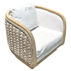 Swivel-Stuhl aus geflochtenem Rattan mit Vintage Coastal Laura Kirar