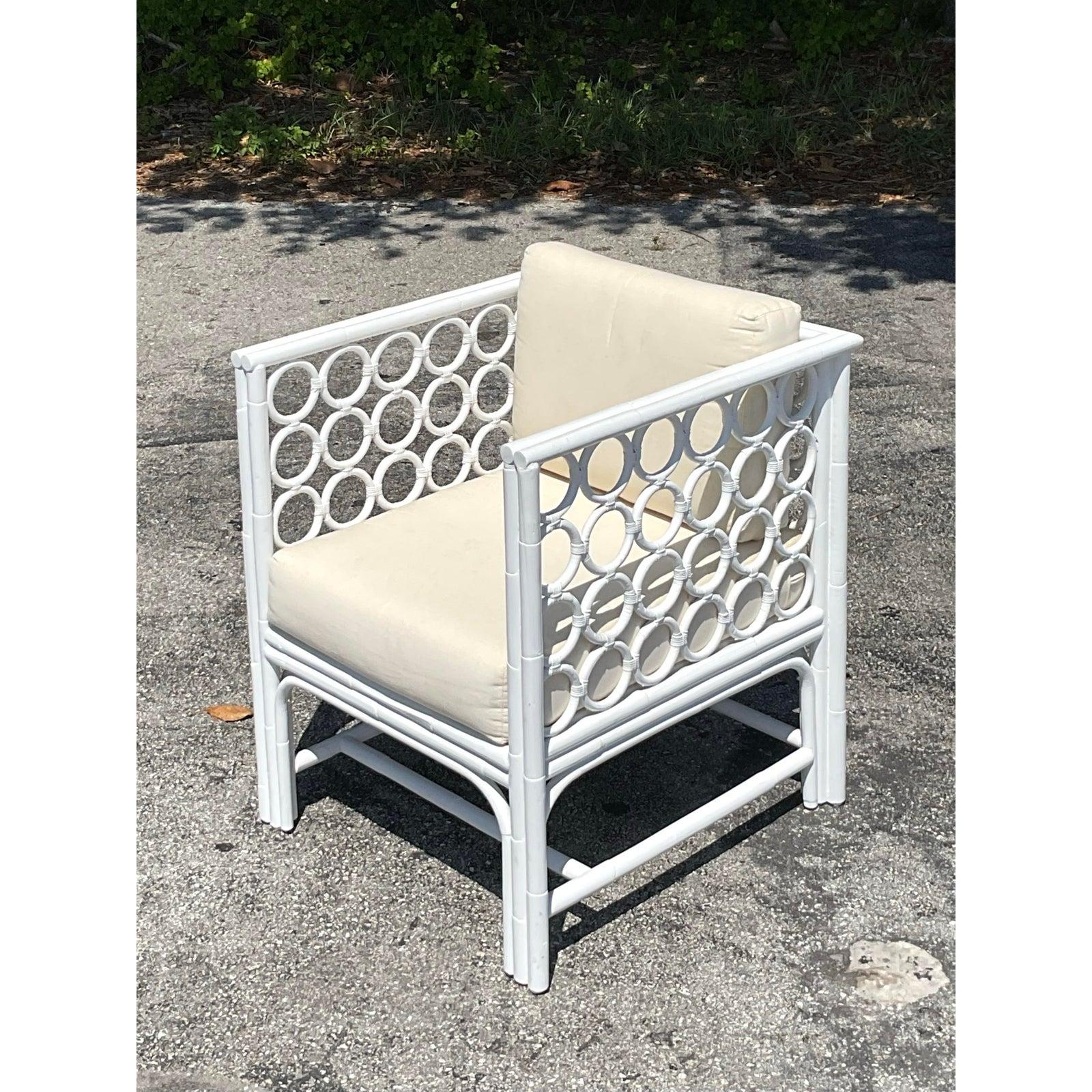 Vintage Coastal Loop Rattan Lounge Stuhl (21. Jahrhundert und zeitgenössisch) im Angebot