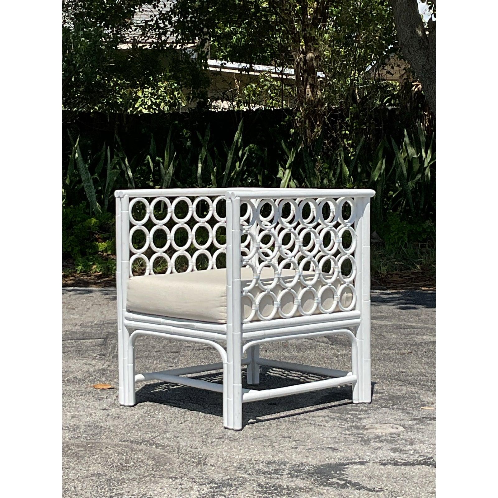 Vintage Coastal Loop Rattan Lounge Stuhl im Angebot 1