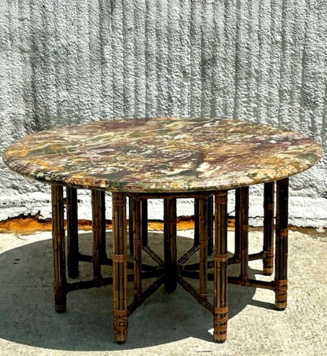 Philippin Table d'entrée centrale McGuire vintage en bambou bouclé avec plateau en pierre de spécimen en vente
