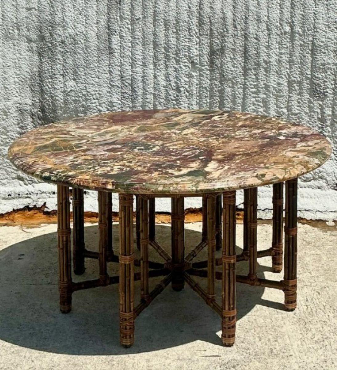 Table d'entrée centrale McGuire vintage en bambou bouclé avec plateau en pierre de spécimen en vente 1