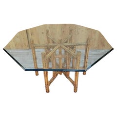 Table de salle à manger vintage Coastal McGuire en rotin et bambou avec plateau en verre octogonal