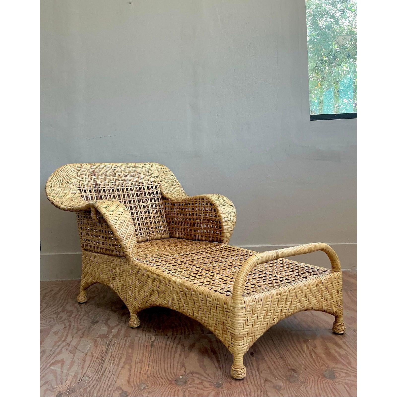 Américain Chaise longue vintage en rotin tressé McGuire Coastal en vente