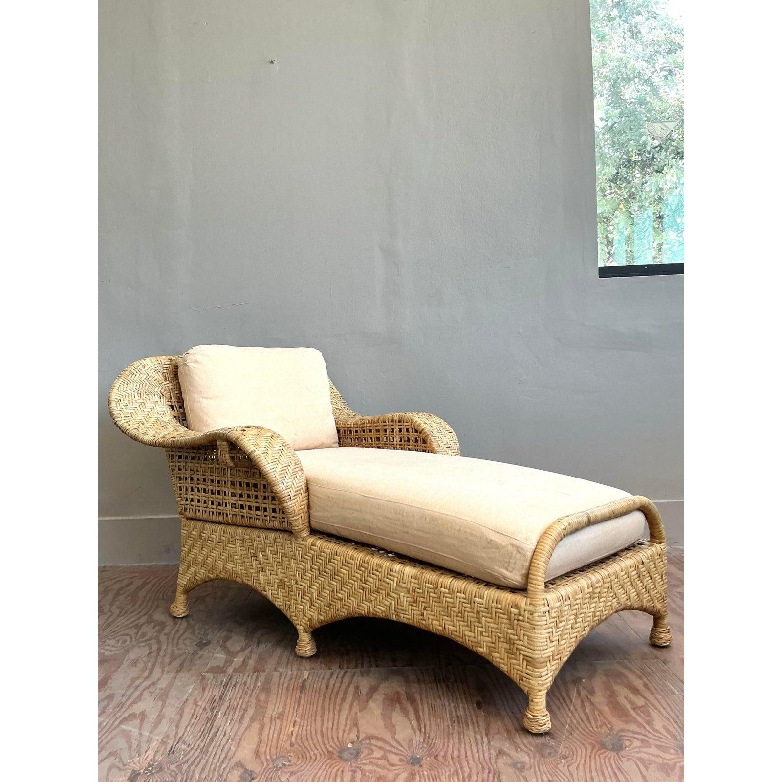 Chaise longue vintage en rotin tressé McGuire Coastal en vente 1