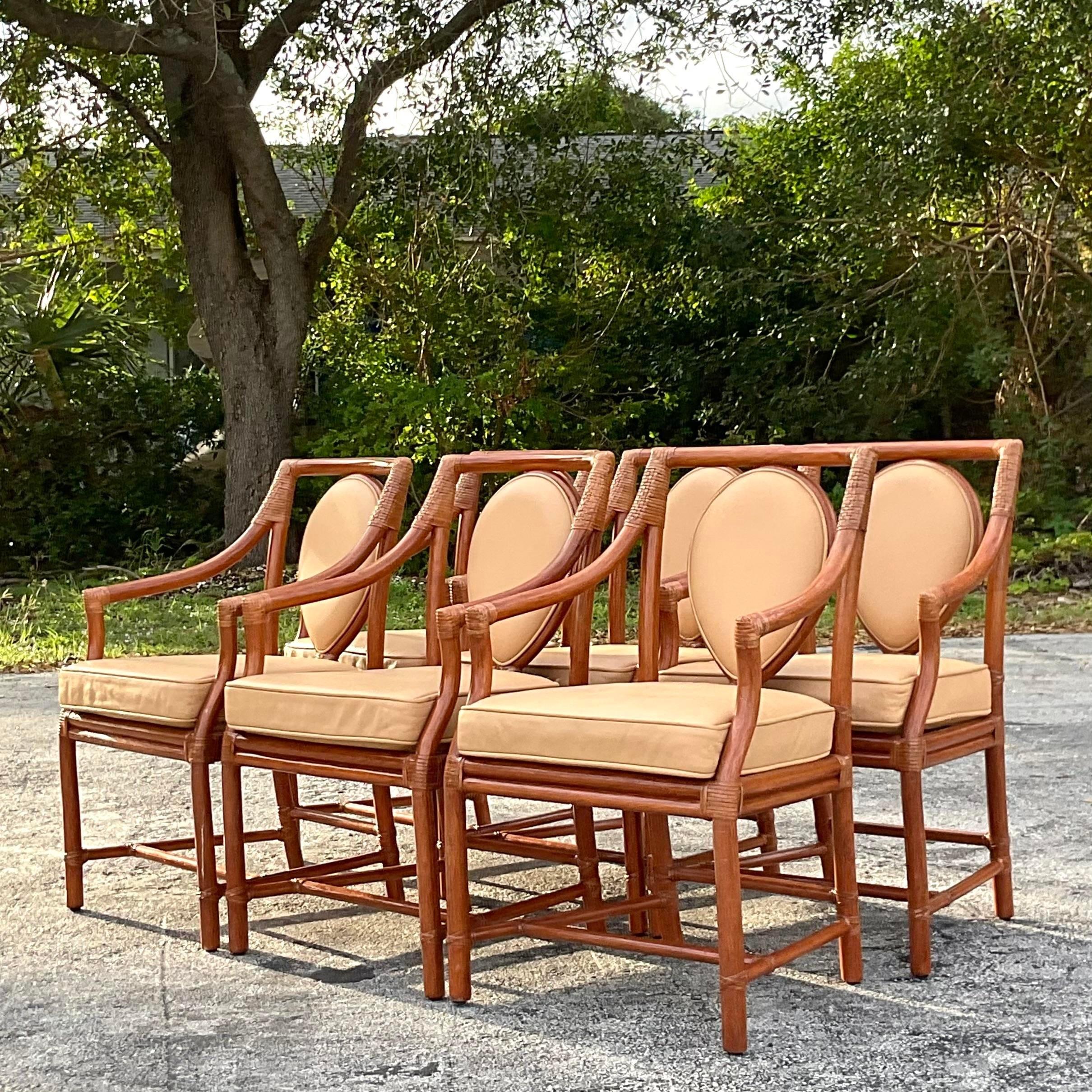 Rattan-Esszimmerstühle mit Coastal-Medaillon-Rückenlehne nach McGuire, Vintage, 6er-Set (Philippinisch) im Angebot