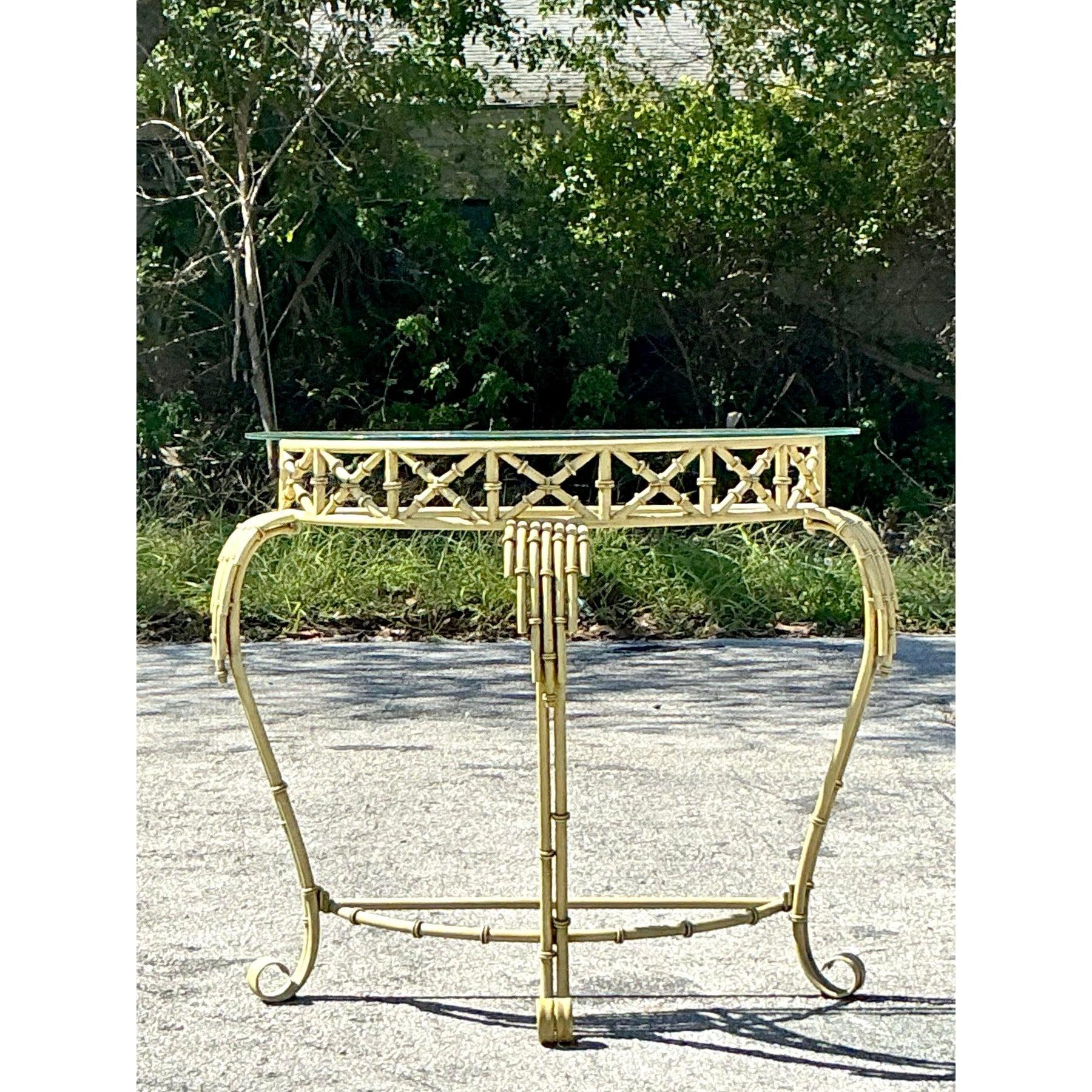 20ième siècle Table Demilune vintage en métal côtier et bambou en vente